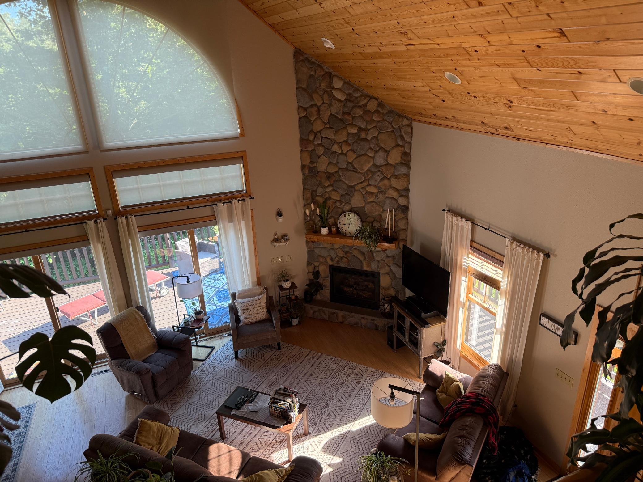 2006 single family home for sale at 454 Wagon Wheel Drive SE, Unit 17 in Bemidji, MN — 5 bed, 3 bath (photo 4 of 17)