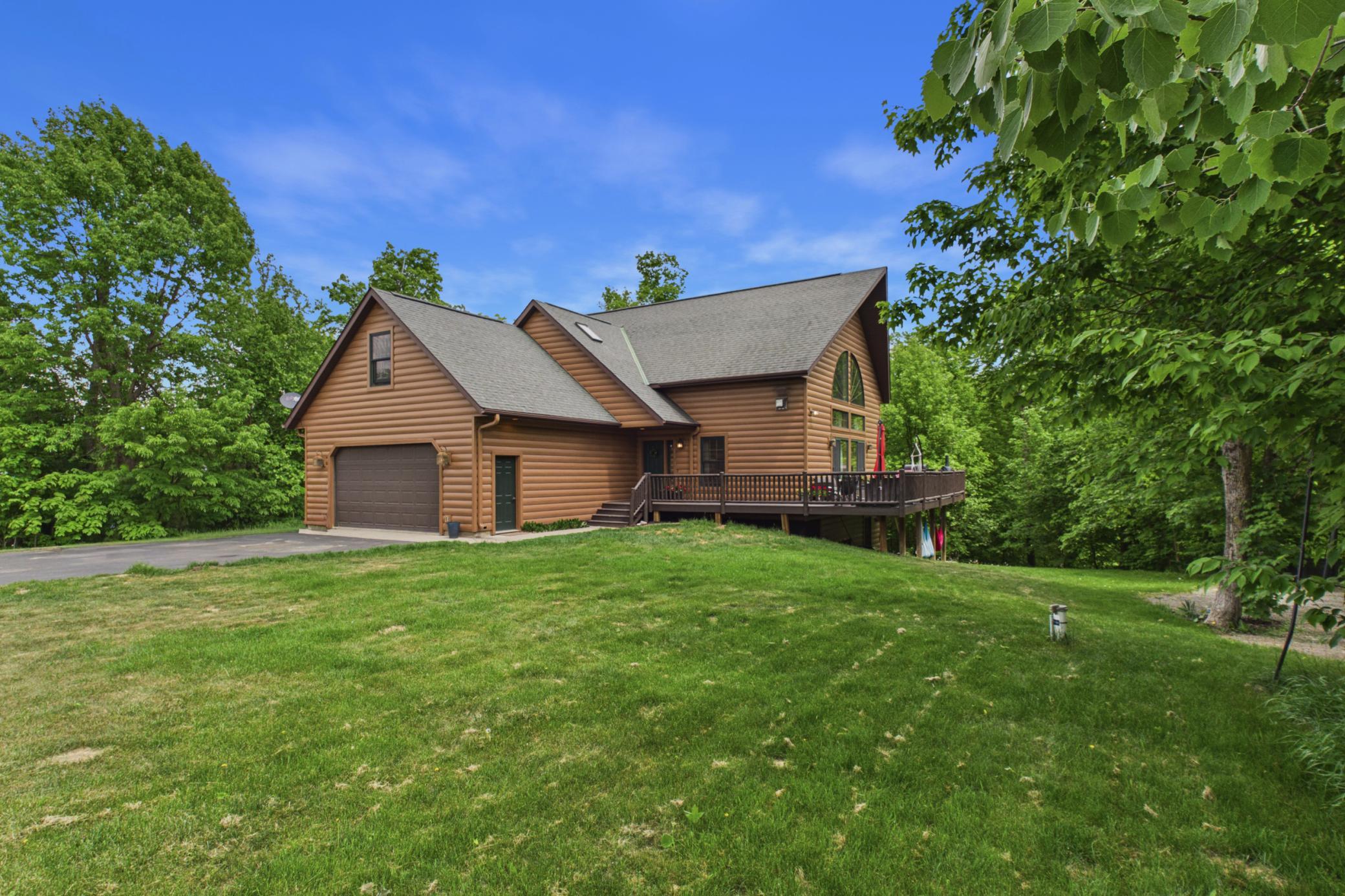 2006 single family home for sale at 454 Wagon Wheel Drive SE, Unit 17 in Bemidji, MN — 5 bed, 3 bath