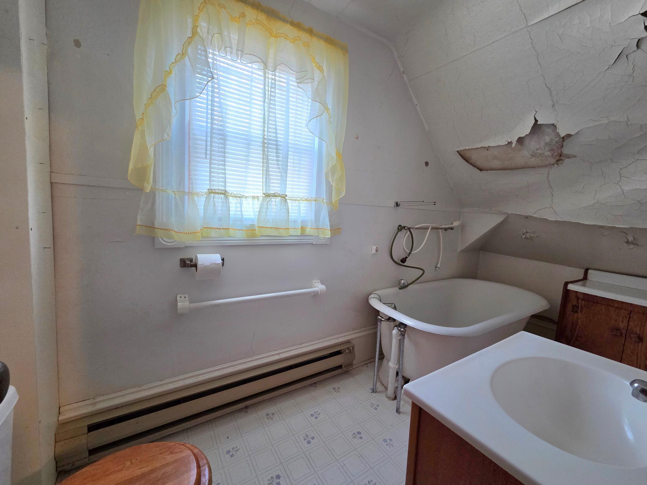 1906 single family home for sale at 107 Lincoln Avenue NW in Twin Valley, MN — 4 bed, 3 bath (photo 30 of 35)