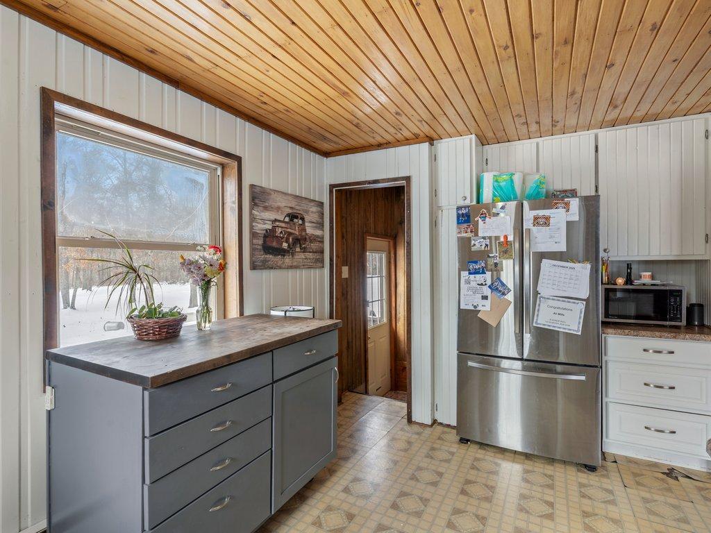 2002 single family home for sale at 5422 State 87 SW in Backus, MN — 5 bed, 2 bath (photo 7 of 37)