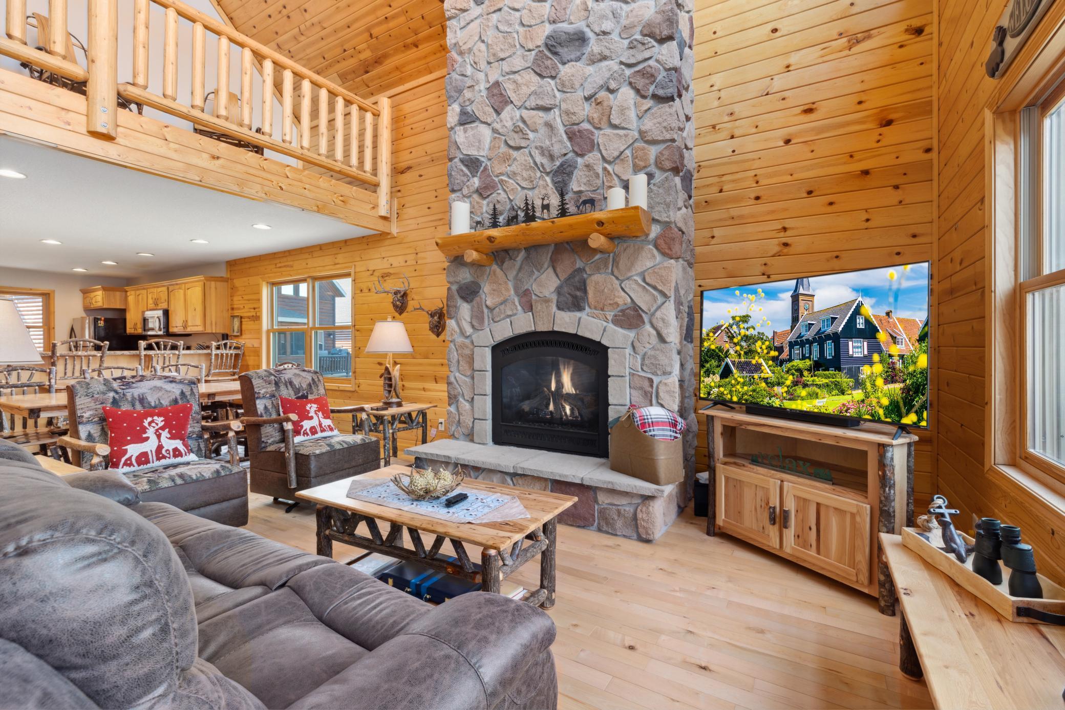 2007 home for sale at 5586 White Pine Drive, Unit 20 in Pequot Lakes, MN — 4 bed, 4 bath (photo 8 of 26)