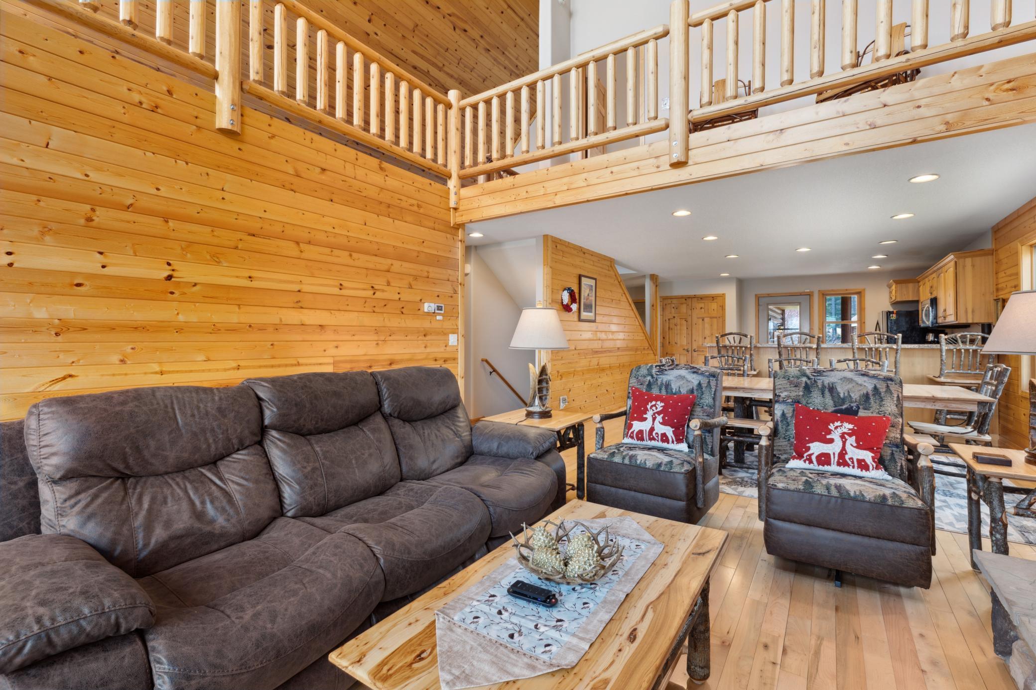 2007 home for sale at 5586 White Pine Drive, Unit 20 in Pequot Lakes, MN — 4 bed, 4 bath (photo 9 of 26)