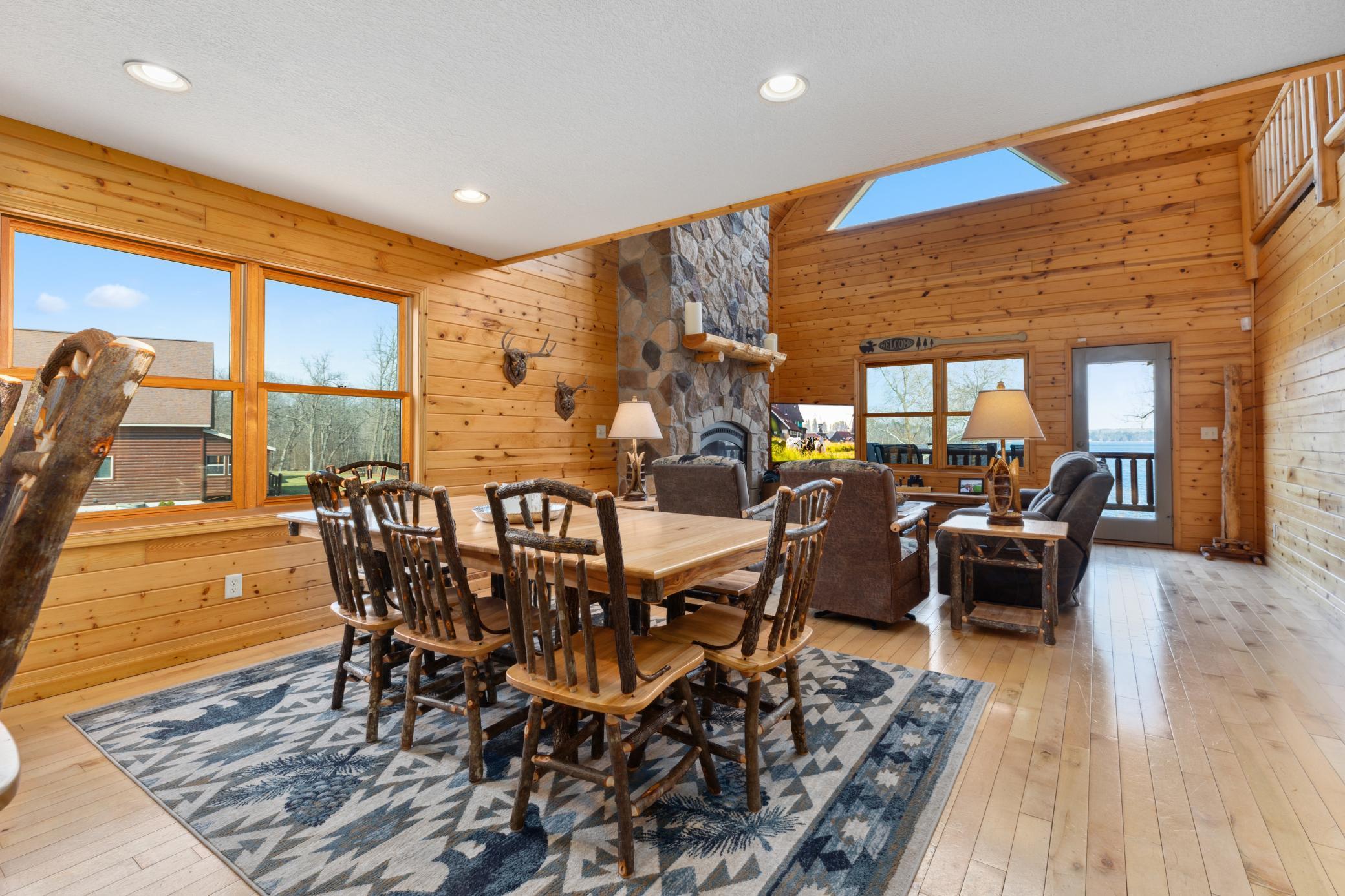 2007 home for sale at 5586 White Pine Drive, Unit 20 in Pequot Lakes, MN — 4 bed, 4 bath (photo 10 of 26)