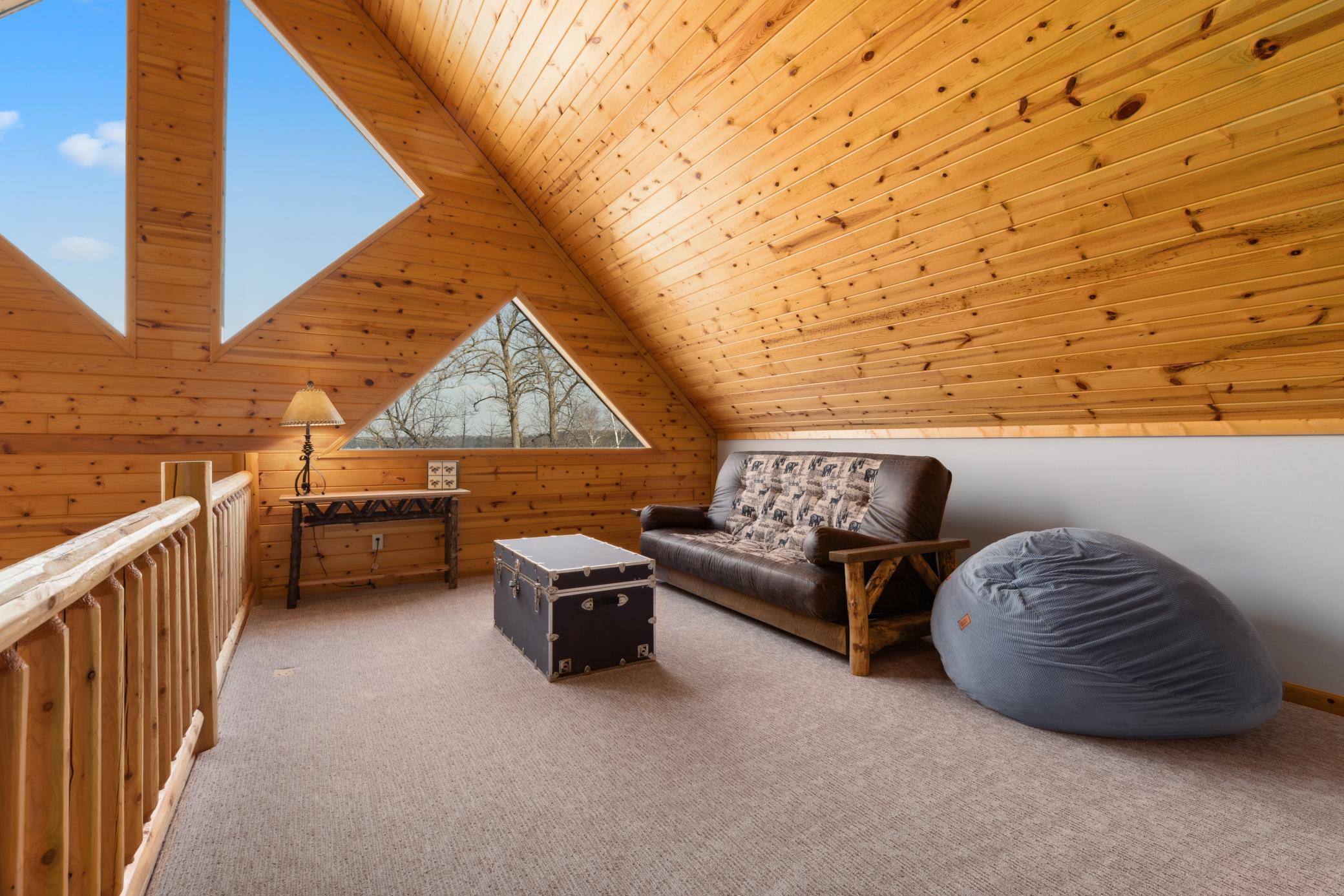 2007 home for sale at 5586 White Pine Drive, Unit 20 in Pequot Lakes, MN — 4 bed, 4 bath (photo 12 of 26)