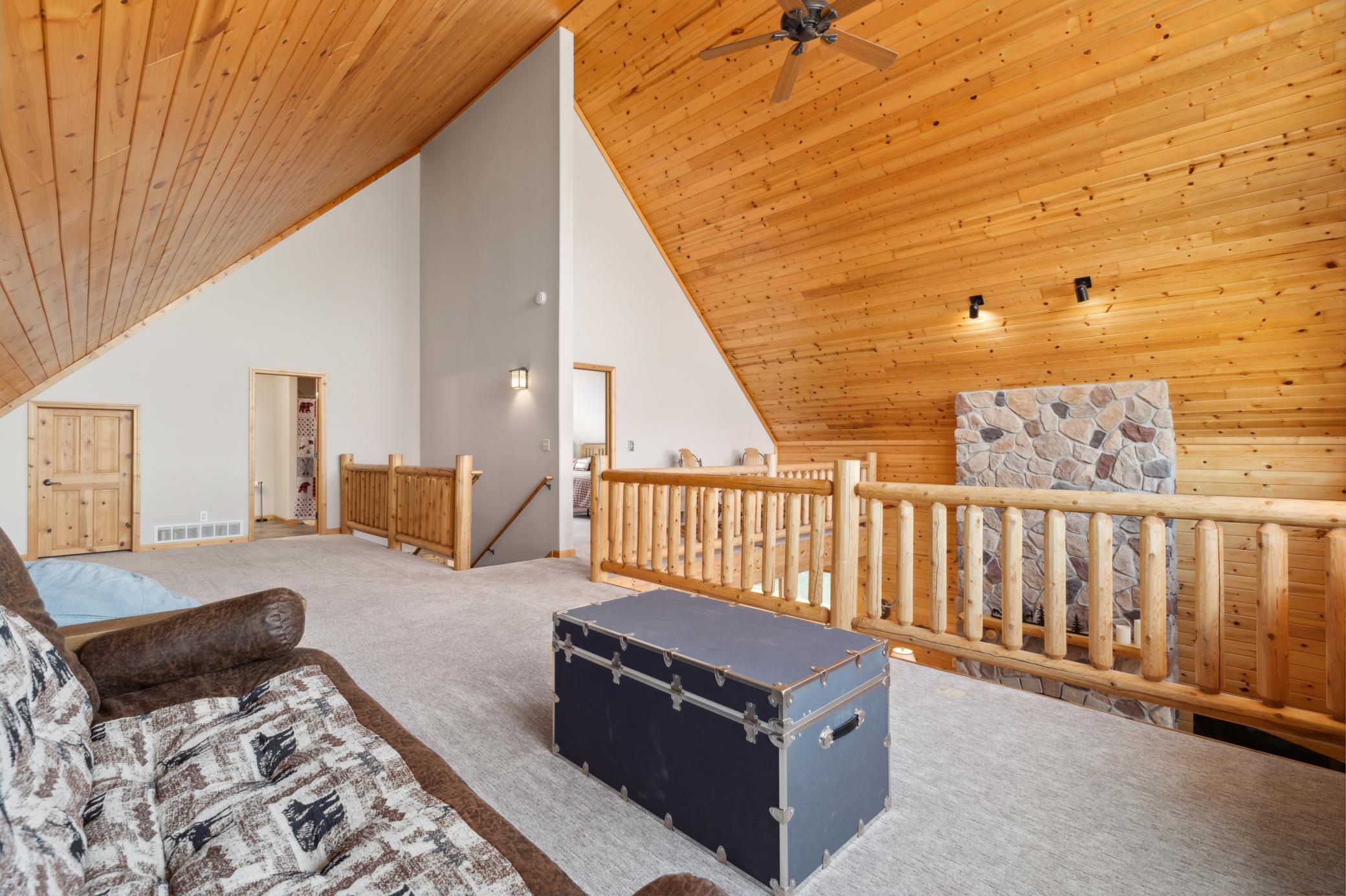 2007 home for sale at 5586 White Pine Drive, Unit 20 in Pequot Lakes, MN — 4 bed, 4 bath (photo 13 of 26)
