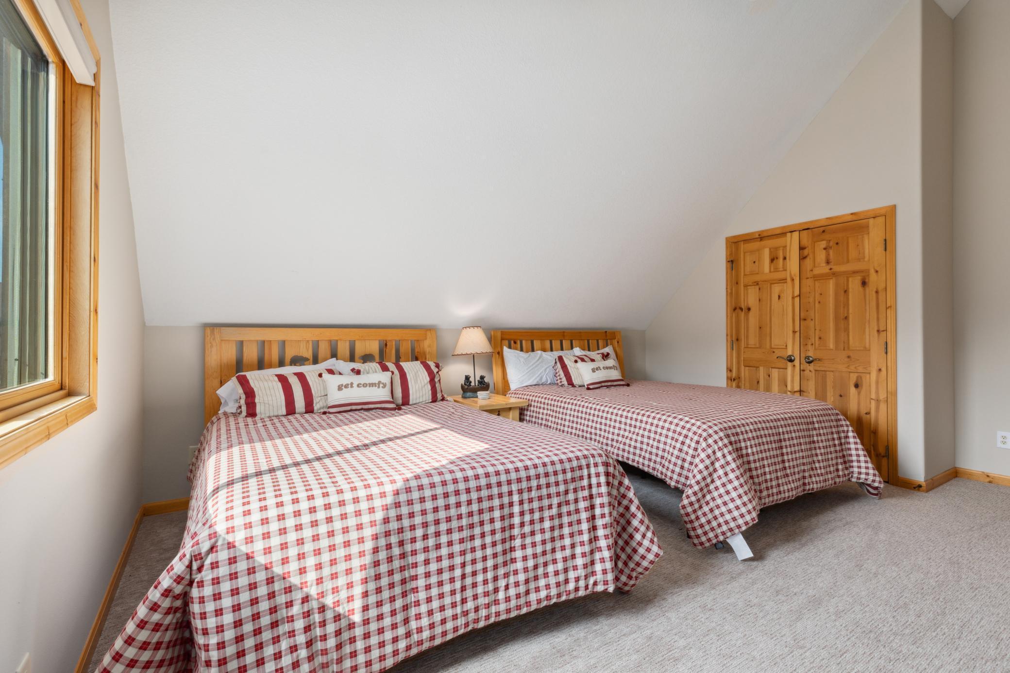2007 home for sale at 5586 White Pine Drive, Unit 20 in Pequot Lakes, MN — 4 bed, 4 bath (photo 15 of 26)