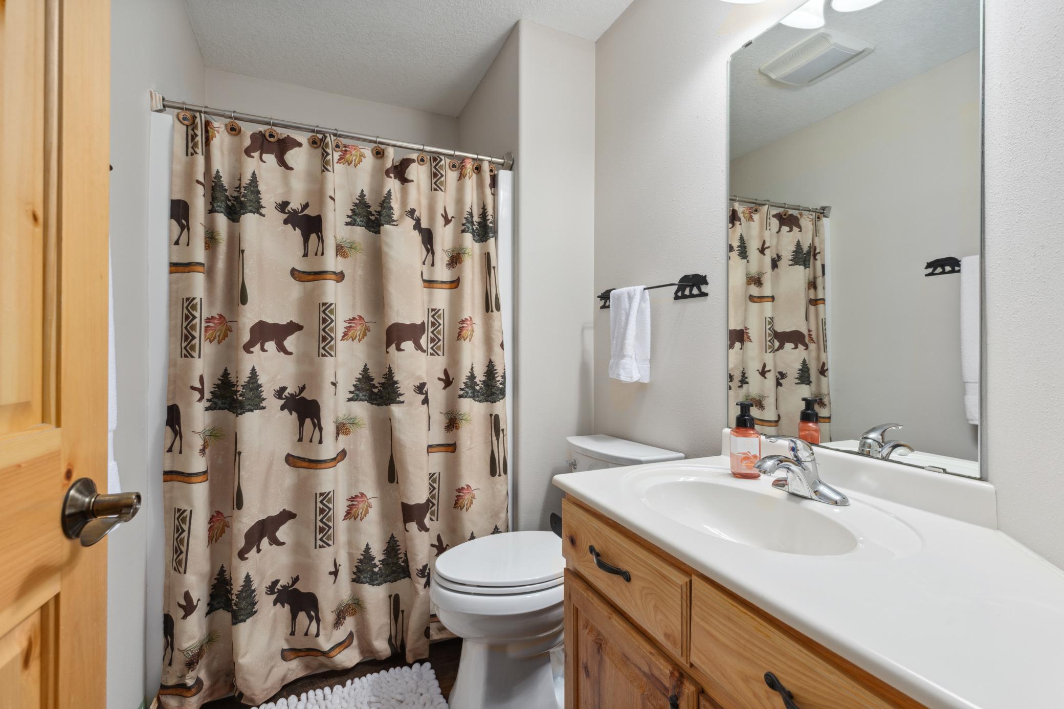 2007 home for sale at 5586 White Pine Drive, Unit 20 in Pequot Lakes, MN — 4 bed, 4 bath (photo 19 of 26)