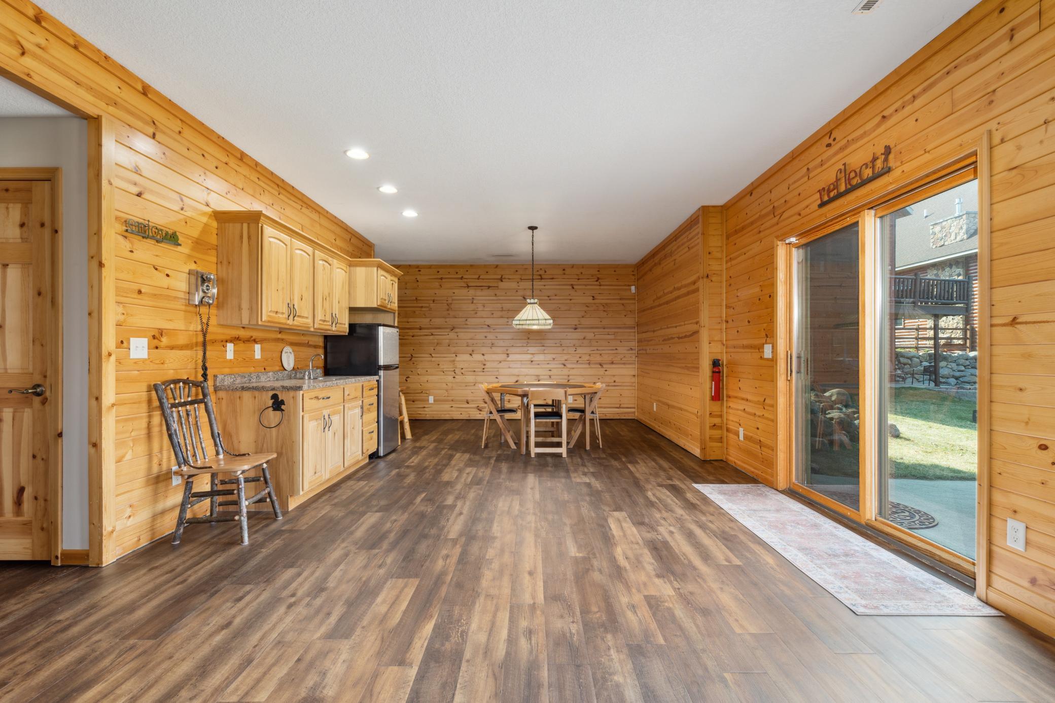 2007 home for sale at 5586 White Pine Drive, Unit 20 in Pequot Lakes, MN — 4 bed, 4 bath (photo 20 of 26)