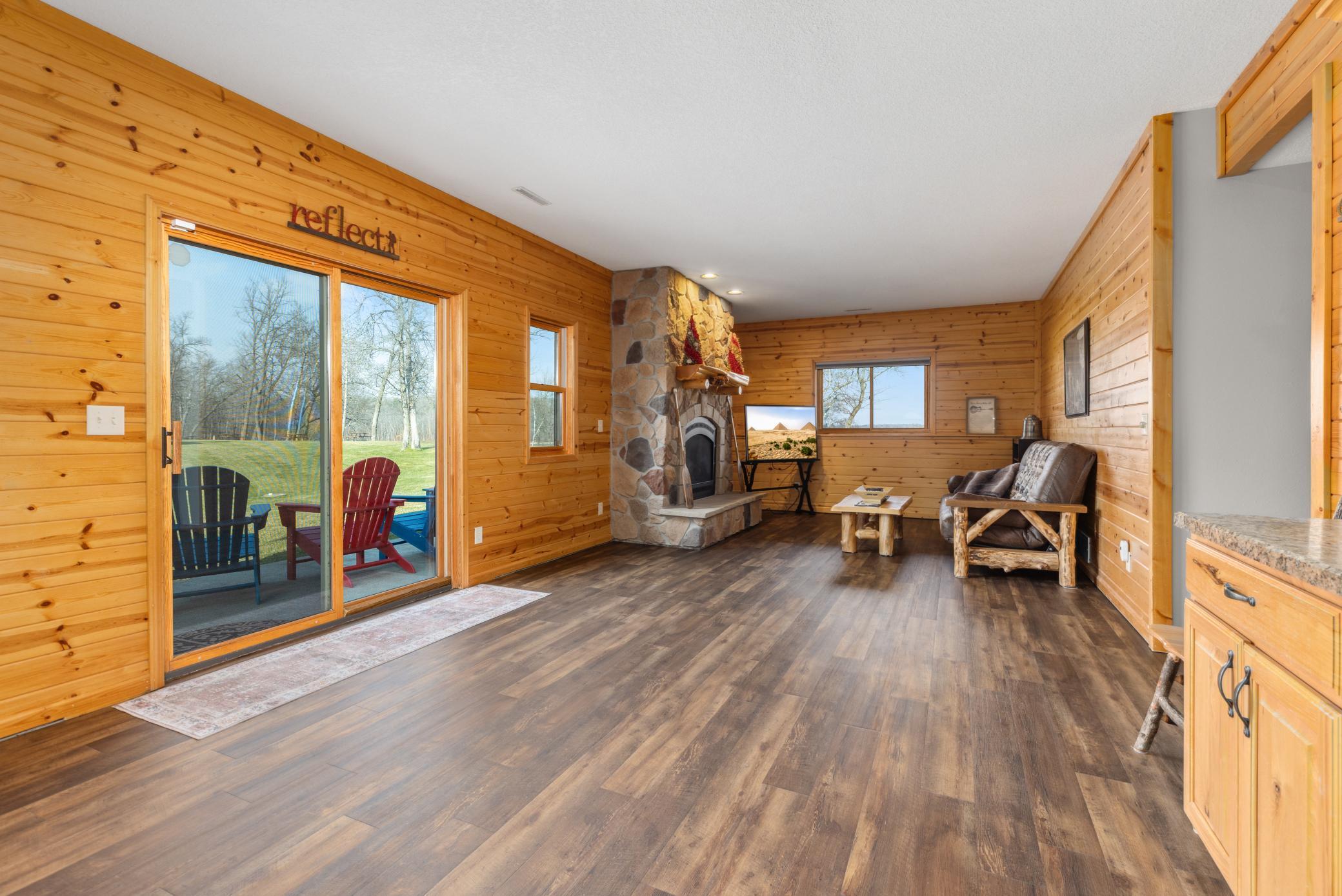 2007 home for sale at 5586 White Pine Drive, Unit 20 in Pequot Lakes, MN — 4 bed, 4 bath (photo 21 of 26)