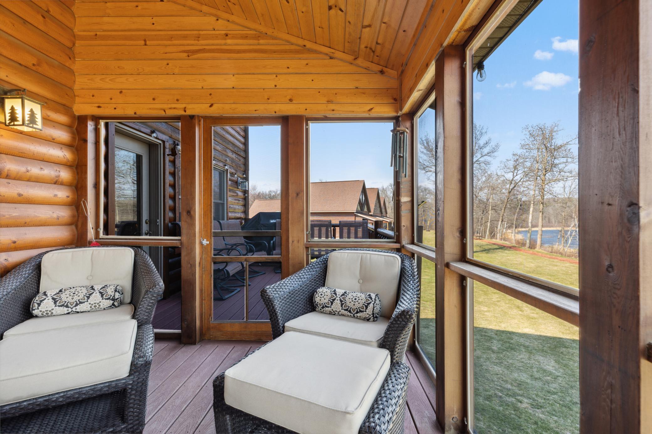 2007 home for sale at 5586 White Pine Drive, Unit 20 in Pequot Lakes, MN — 4 bed, 4 bath (photo 6 of 26)