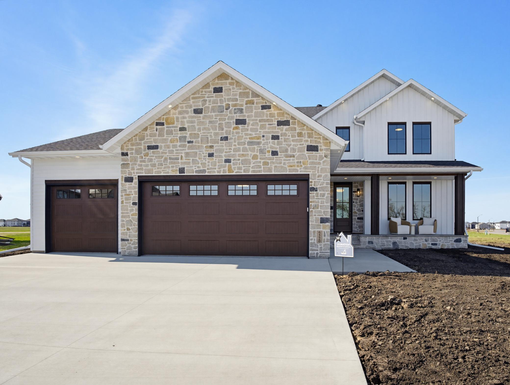2026 single family home for sale at 6520 Selkirk Drive S in Fargo, ND — 6 bed, 5 bath
