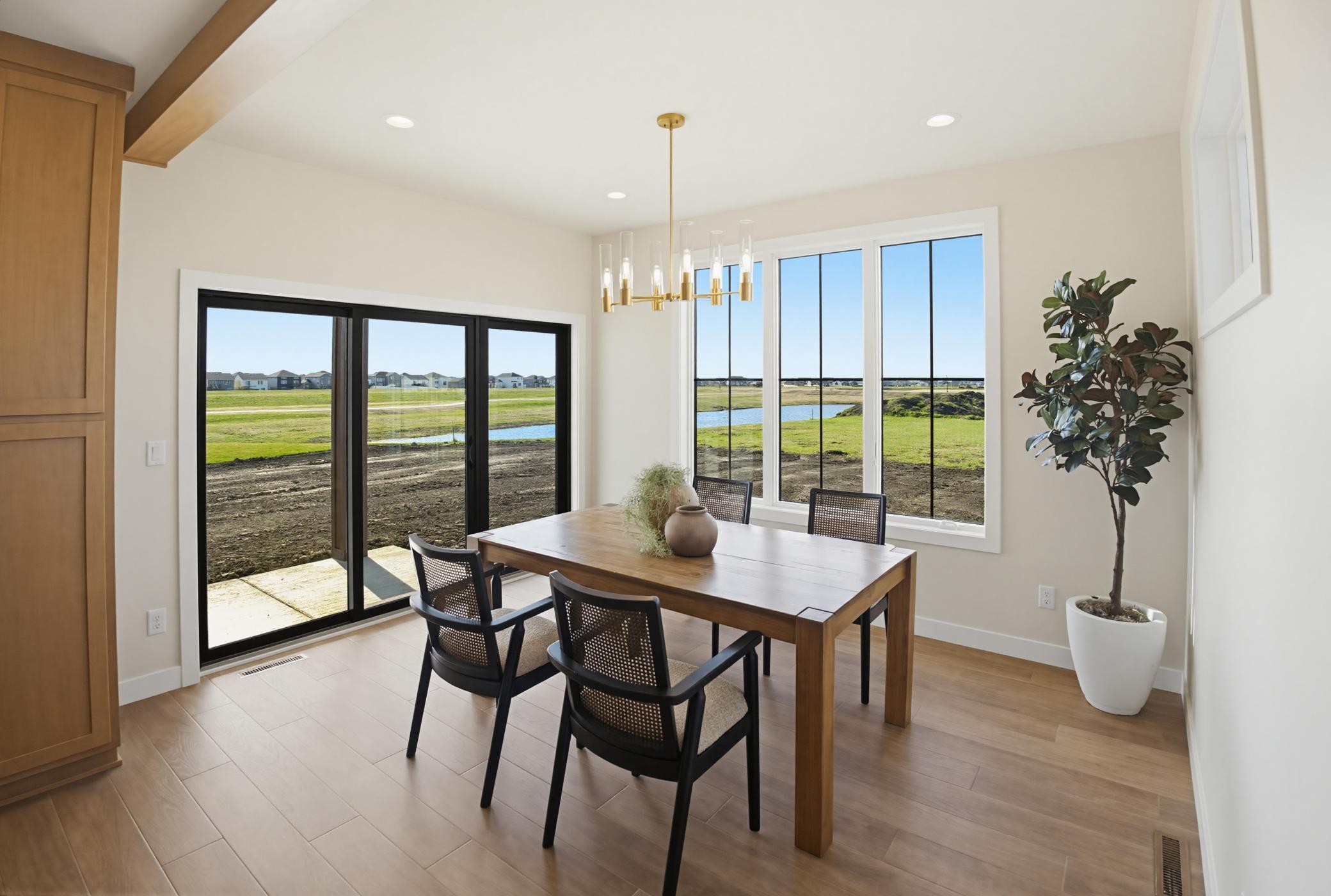 2026 single family home for sale at 6520 Selkirk Drive S in Fargo, ND — 6 bed, 5 bath (photo 17 of 70)