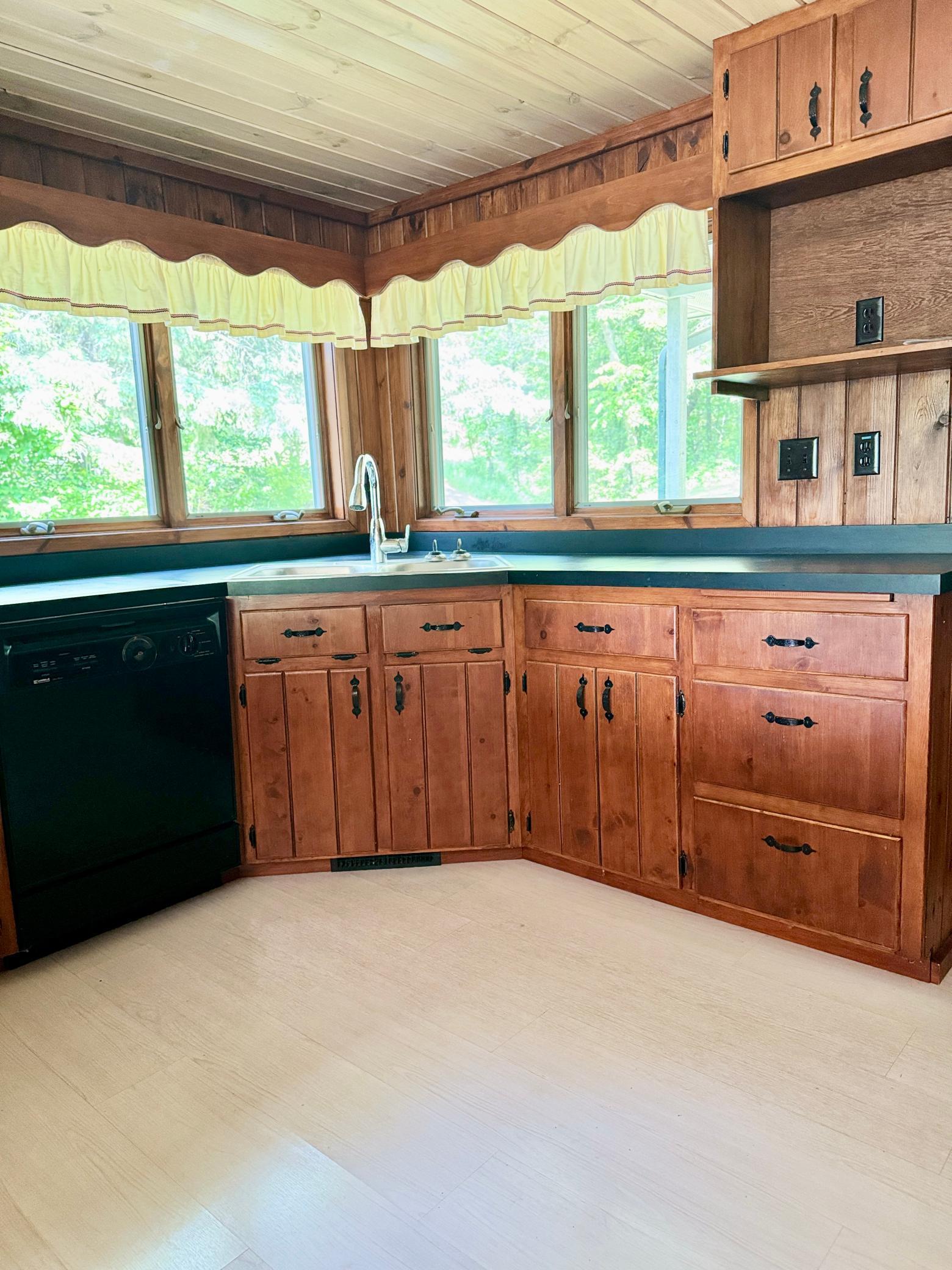 1936 single family home for sale at 39130 Notebloom Lane in Waubun, MN — 4 bed, 3 bath (photo 17 of 49)