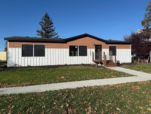 1999 single family home for sale at 123 8th Street N in Breckenridge, MN — 3 bed, 2 bath (photo 3 of 29)