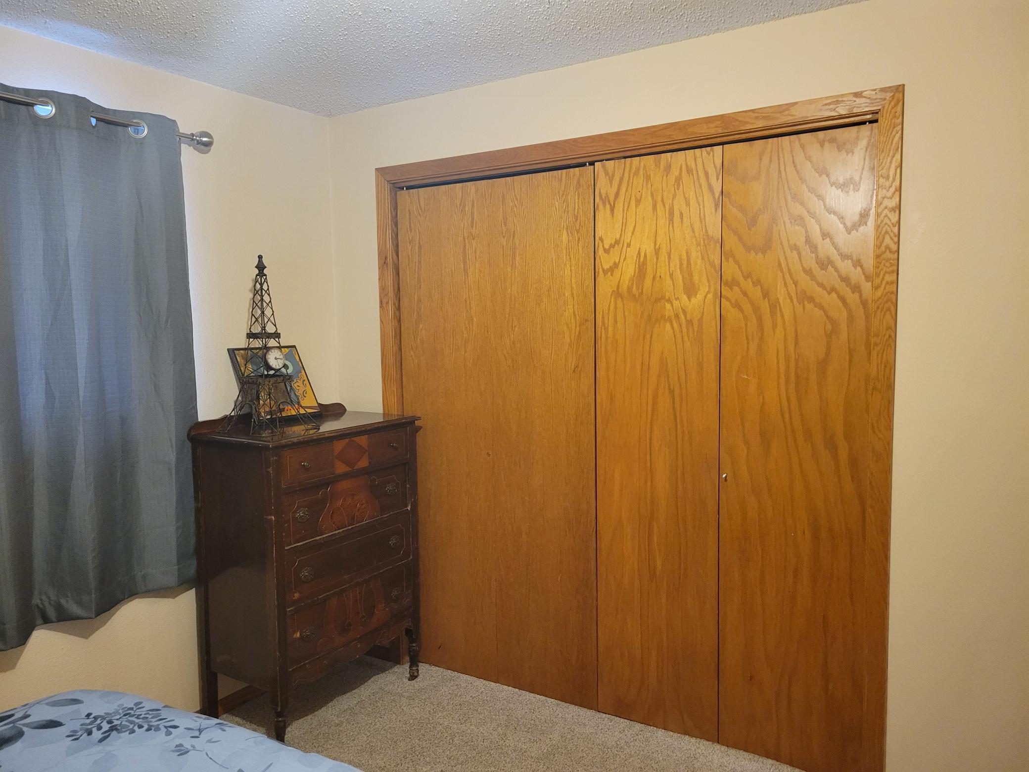 1930 single family home for sale at 405 Riverside Avenue S in Thief River Falls, MN — 4 bed, 2 bath (photo 13 of 31)