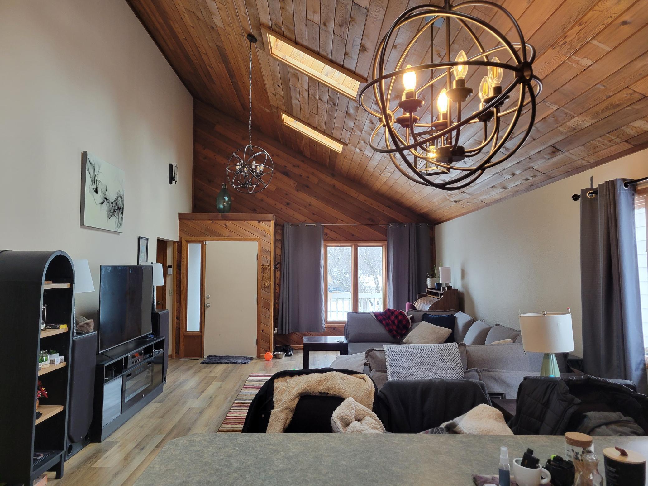 1930 single family home for sale at 405 Riverside Avenue S in Thief River Falls, MN — 4 bed, 2 bath (photo 5 of 31)