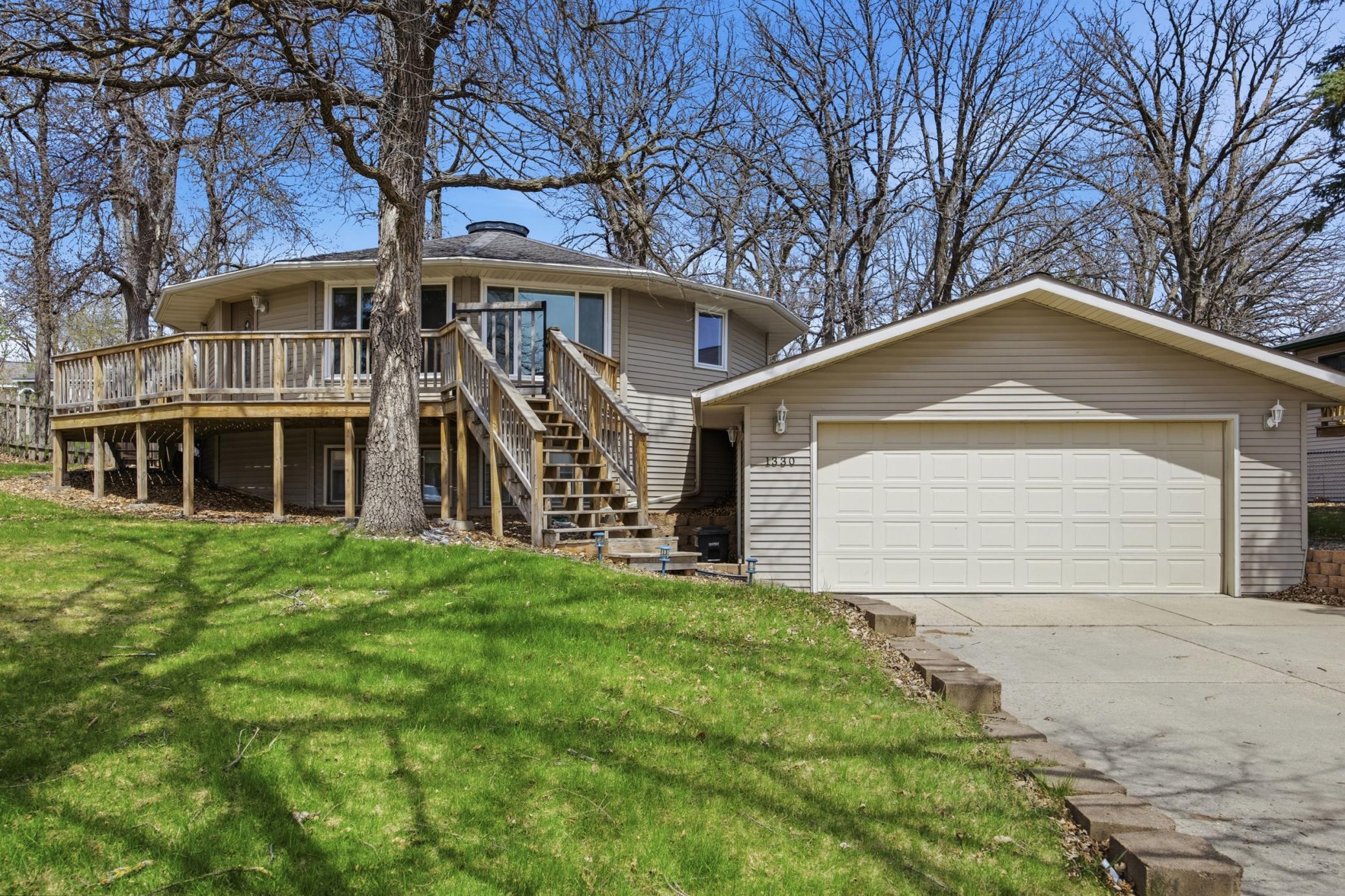 1978 single family home for sale at 1330 Lori Avenue in Detroit Lakes, MN — 4 bed, 2 bath (photo 2 of 28)