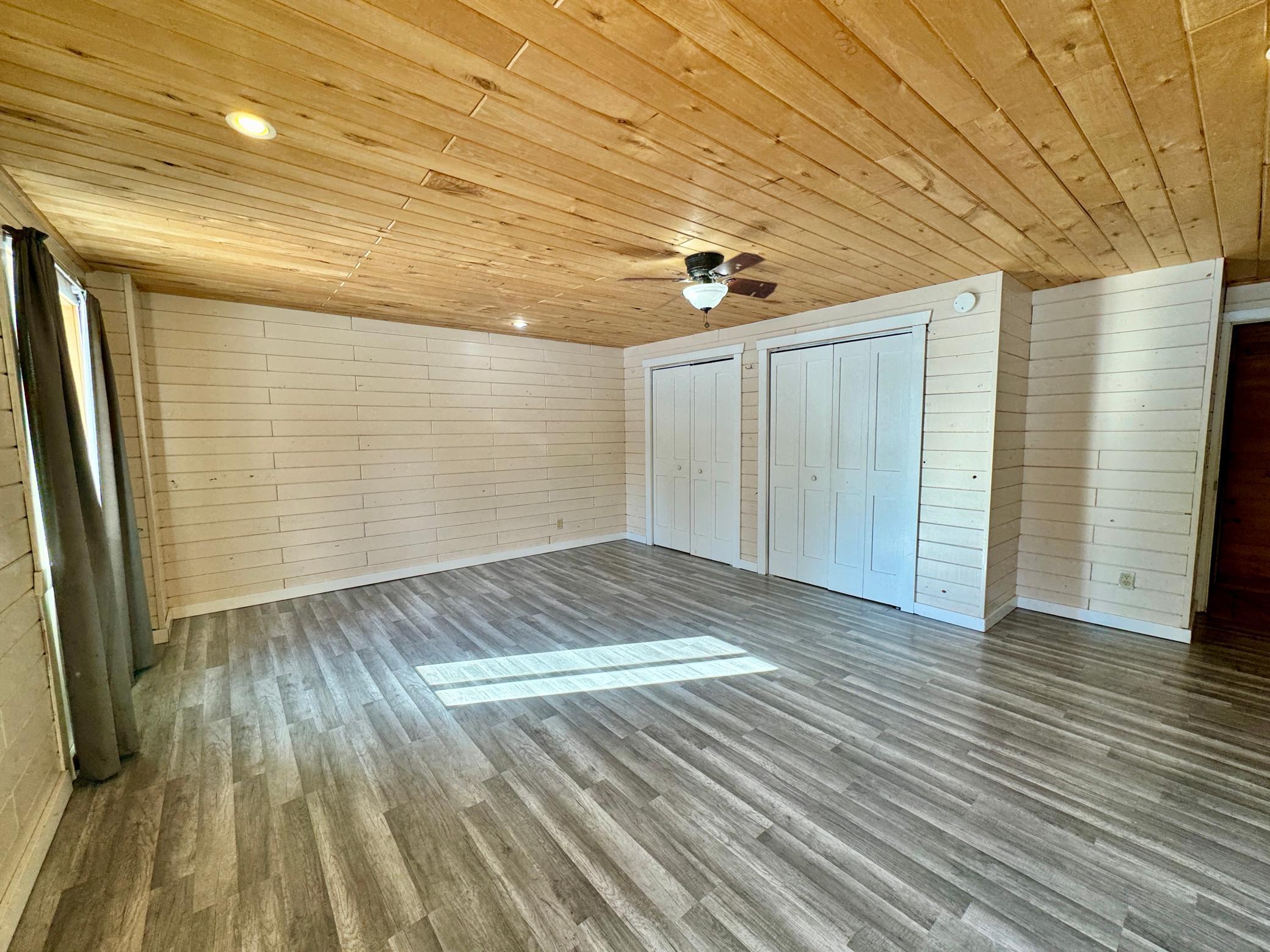 2003 single family home for sale at 56483 350th Street in Warroad, MN — 4 bed, 2 bath (photo 11 of 32)