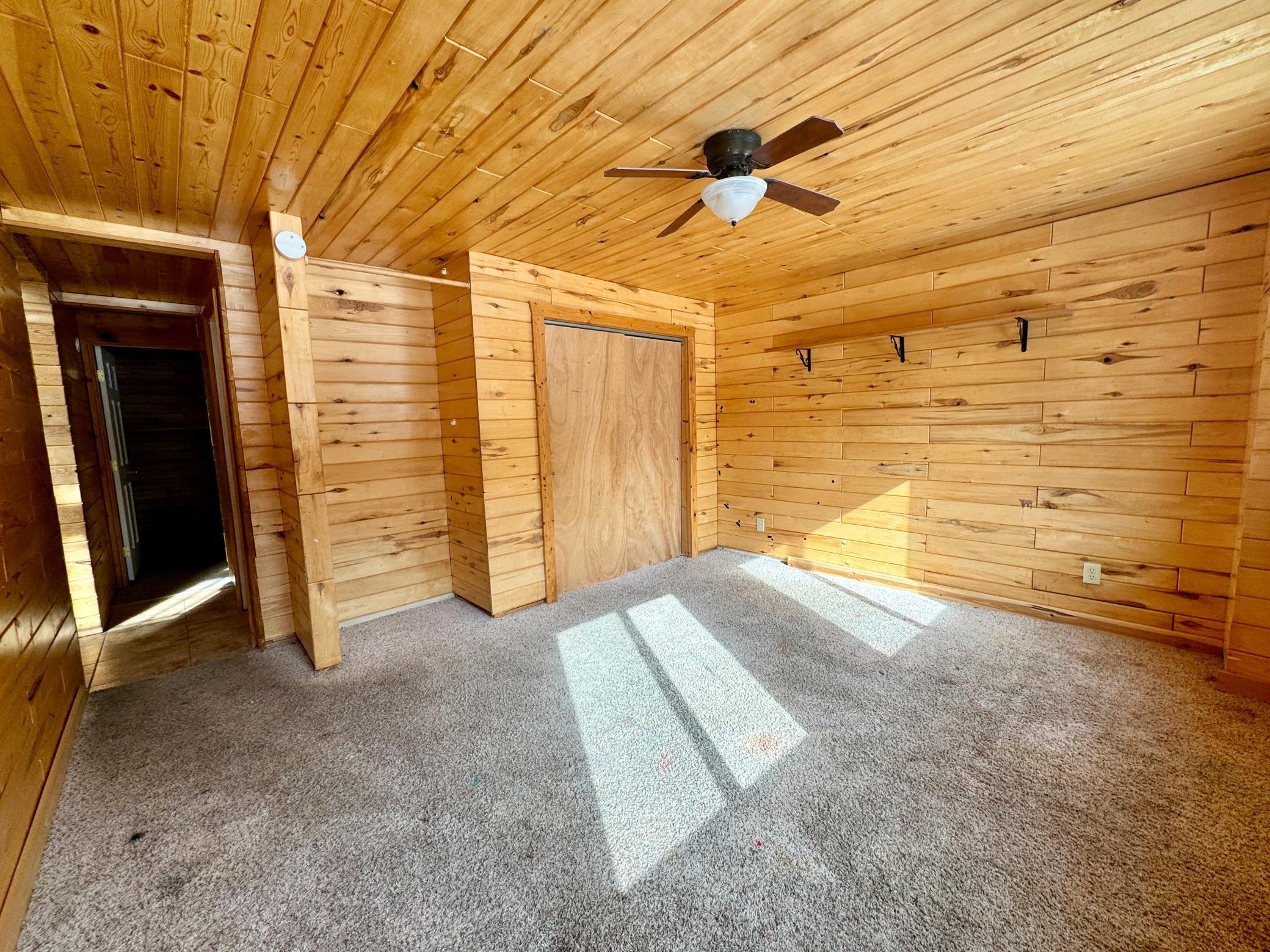 2003 single family home for sale at 56483 350th Street in Warroad, MN — 4 bed, 2 bath (photo 15 of 32)