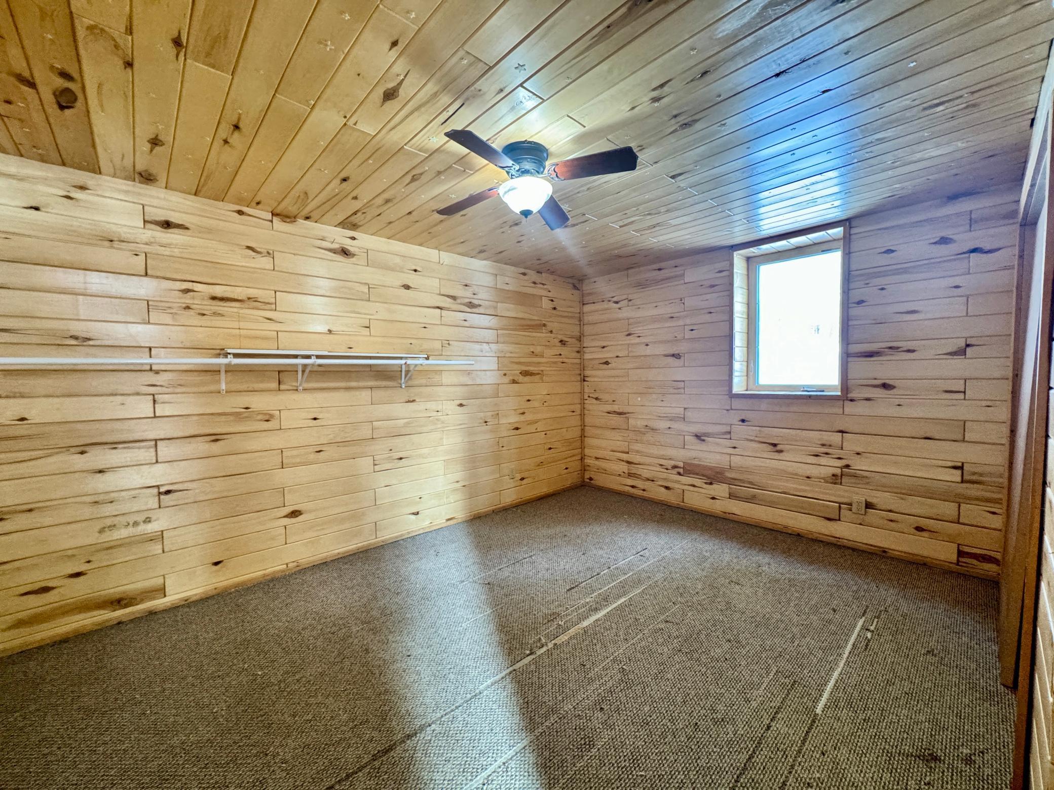 2003 single family home for sale at 56483 350th Street in Warroad, MN — 4 bed, 2 bath (photo 16 of 32)