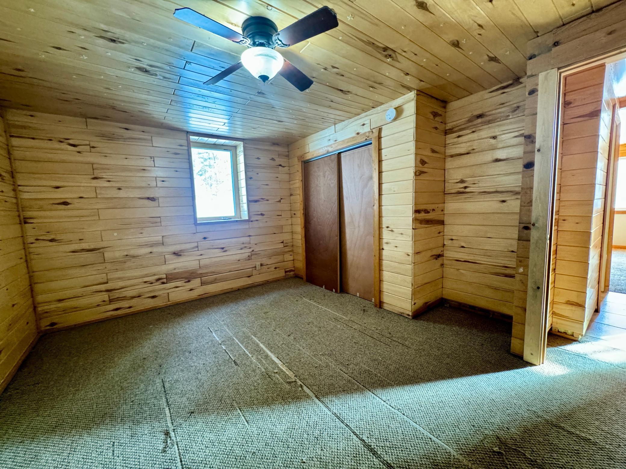 2003 single family home for sale at 56483 350th Street in Warroad, MN — 4 bed, 2 bath (photo 17 of 32)