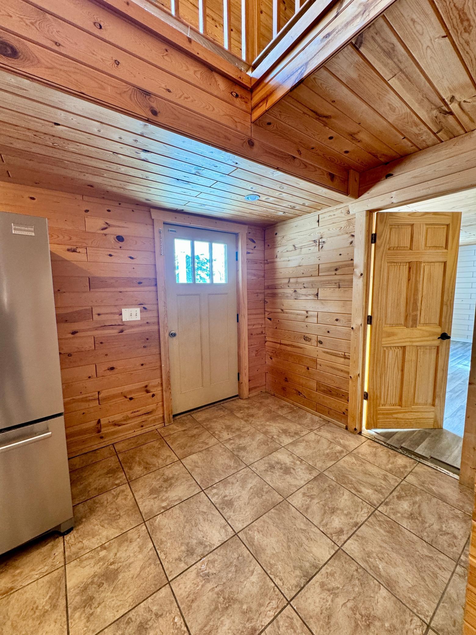 2003 single family home for sale at 56483 350th Street in Warroad, MN — 4 bed, 2 bath (photo 28 of 32)