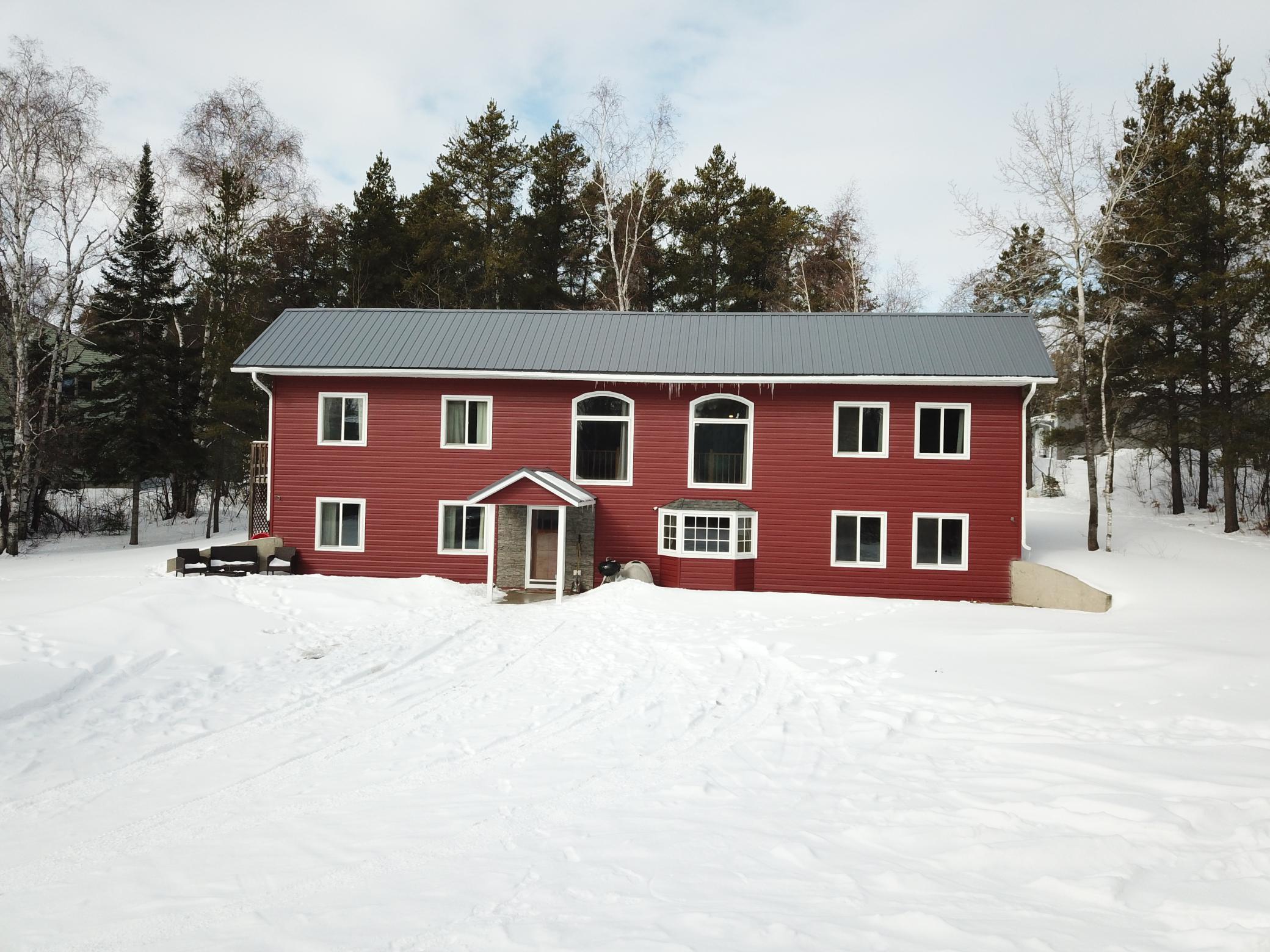 2003 single family home for sale at 56483 350th Street in Warroad, MN — 4 bed, 2 bath (photo 7 of 9)