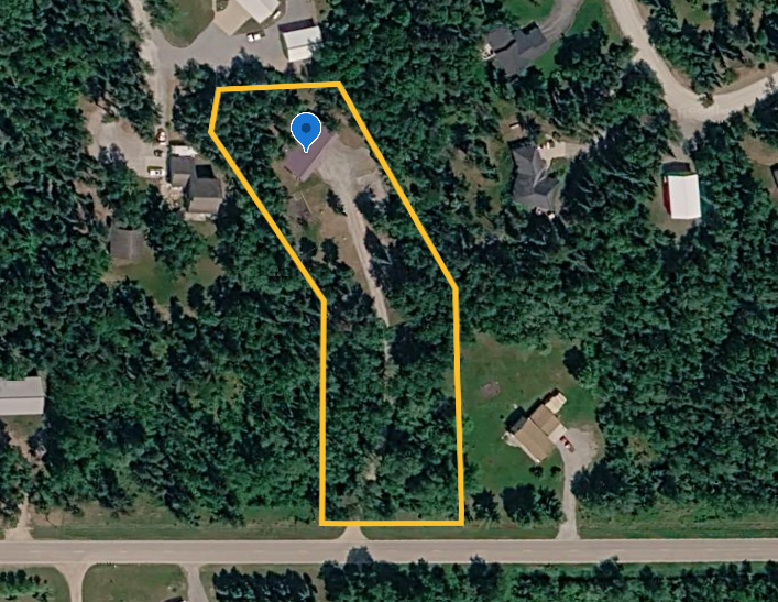 2003 single family home for sale at 56483 350th Street in Warroad, MN — 4 bed, 2 bath (photo 9 of 9)