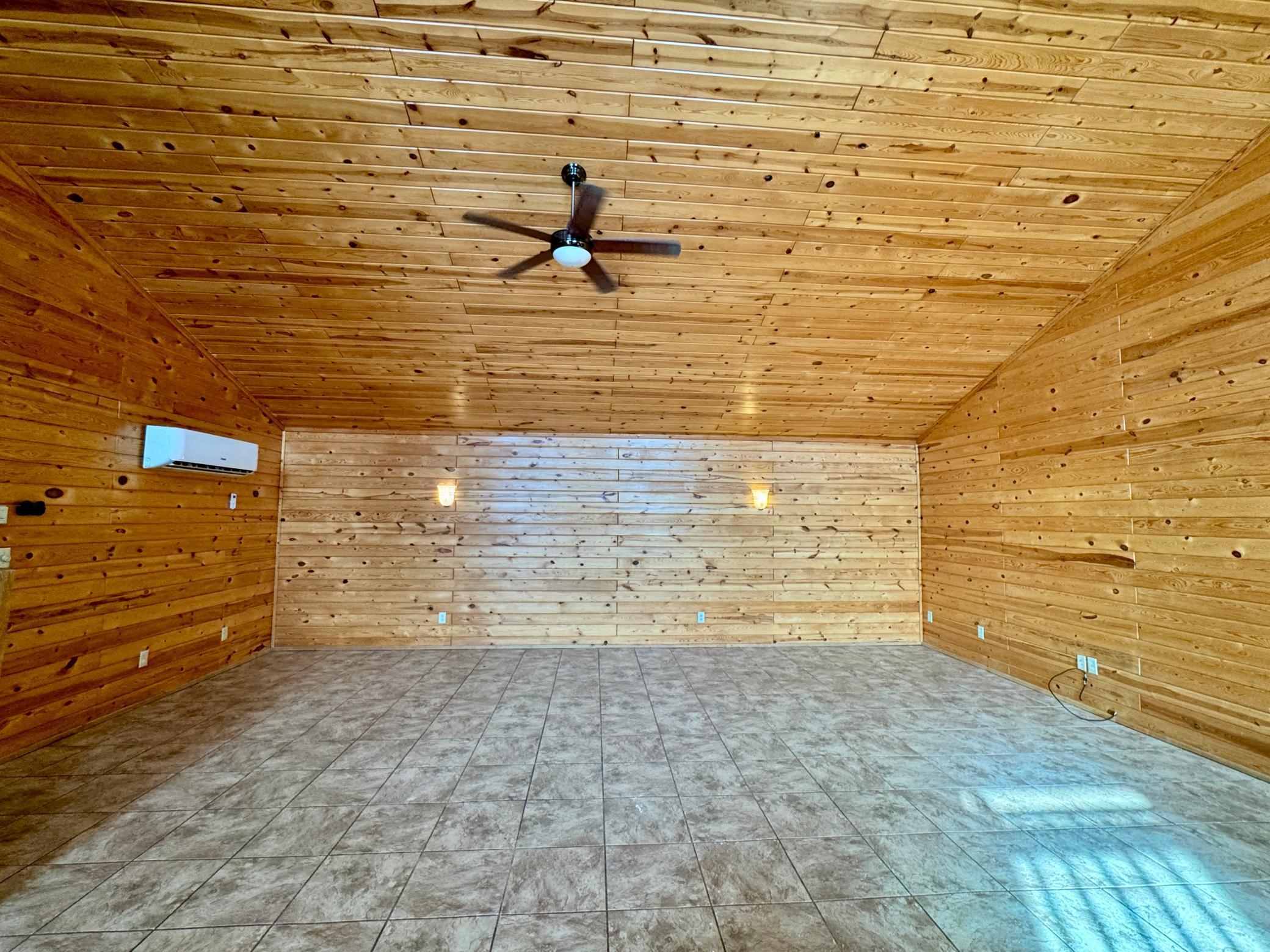 2003 single family home for sale at 56483 350th Street in Warroad, MN — 4 bed, 2 bath (photo 8 of 32)