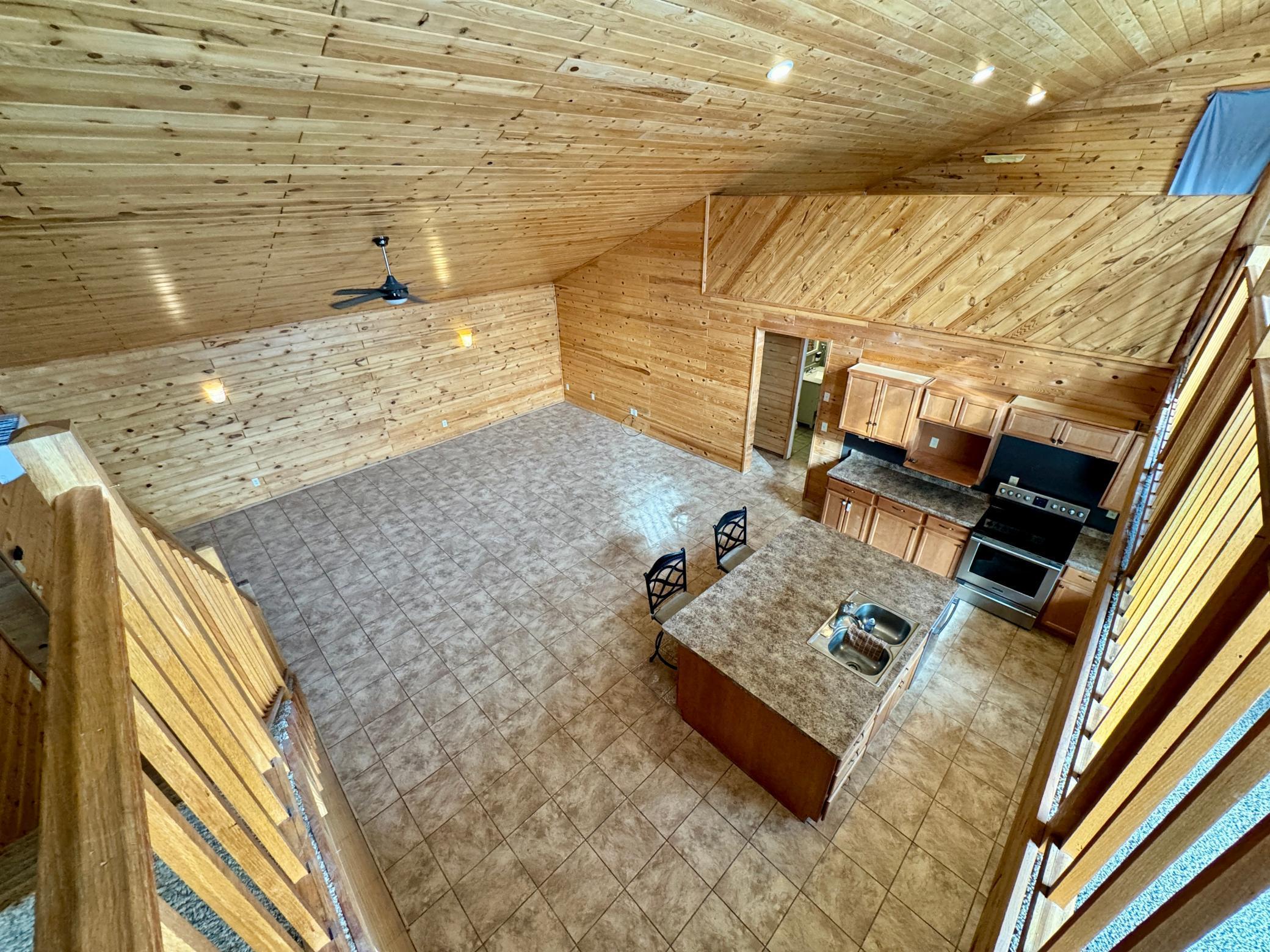 2003 single family home for sale at 56483 350th Street in Warroad, MN — 4 bed, 2 bath (photo 10 of 32)