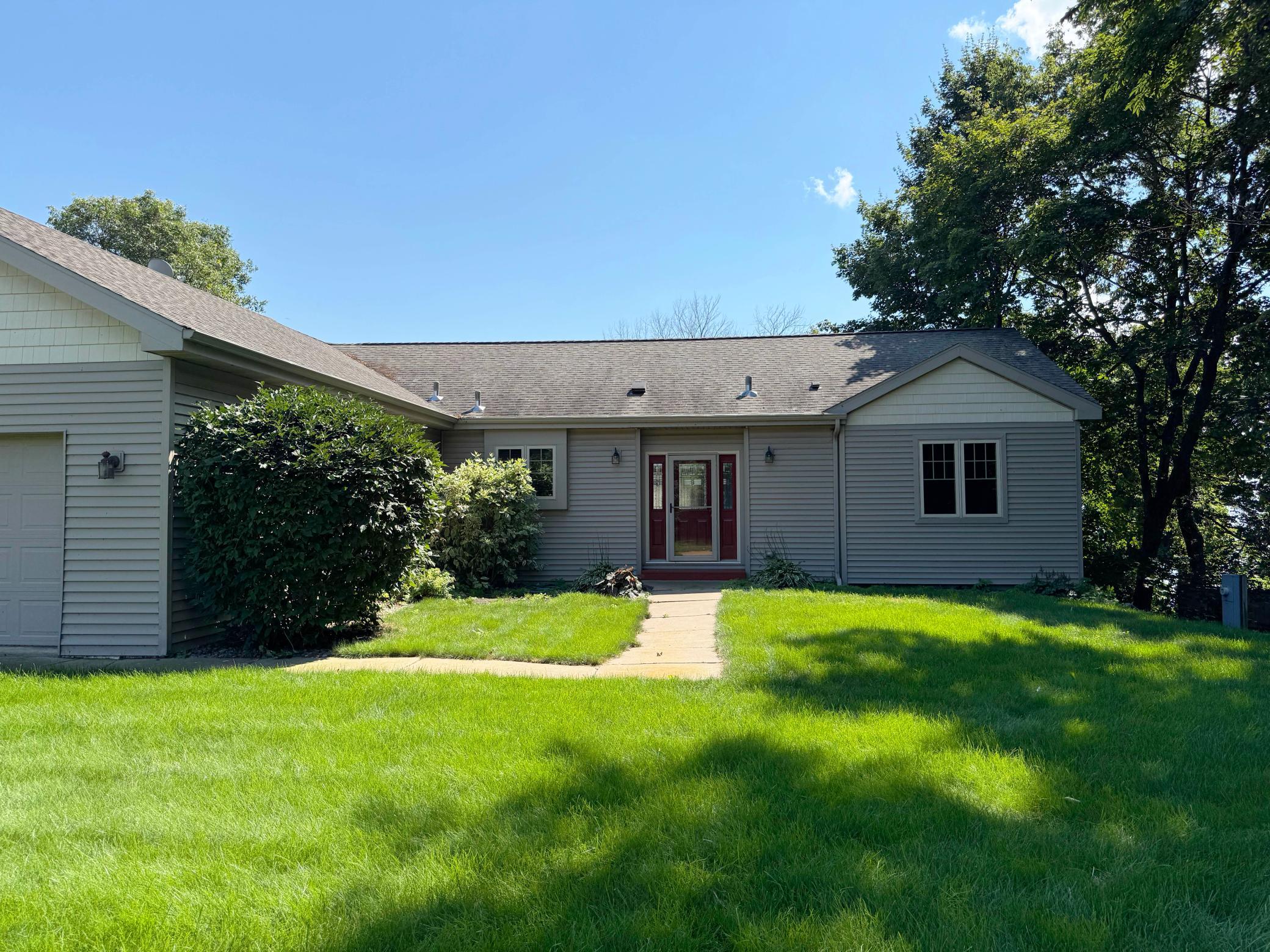 2011 single family home for sale at 44205 Conifer Street in Aitkin, MN — 4 bed, 4 bath (photo 2 of 80)