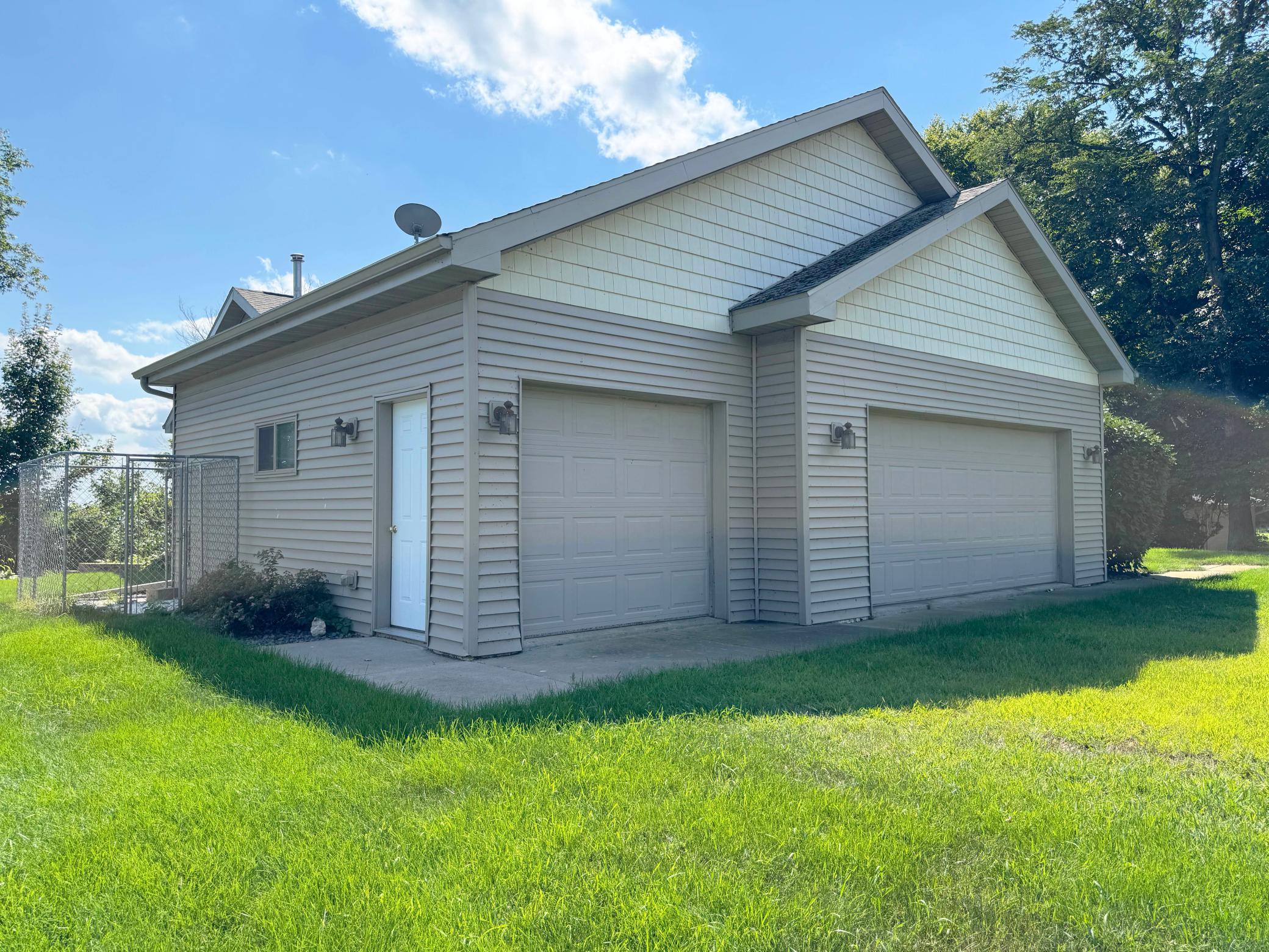 2011 single family home for sale at 44205 Conifer Street in Aitkin, MN — 4 bed, 4 bath (photo 3 of 80)