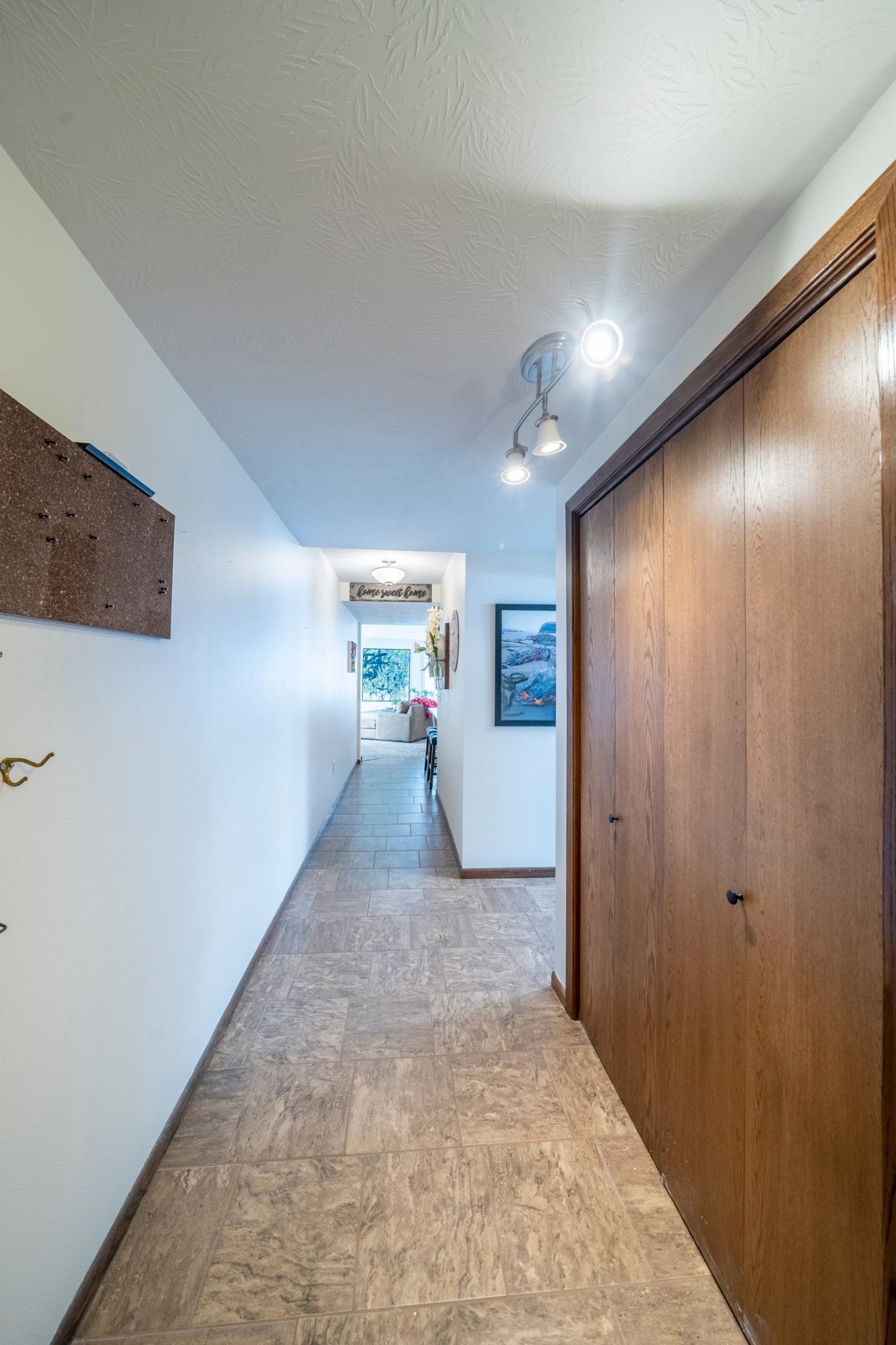 1972 condo for sale at 315 Park Lake Boulevard, Unit 314 in Detroit Lakes, MN — 2 bed, 2 bath (photo 16 of 31)