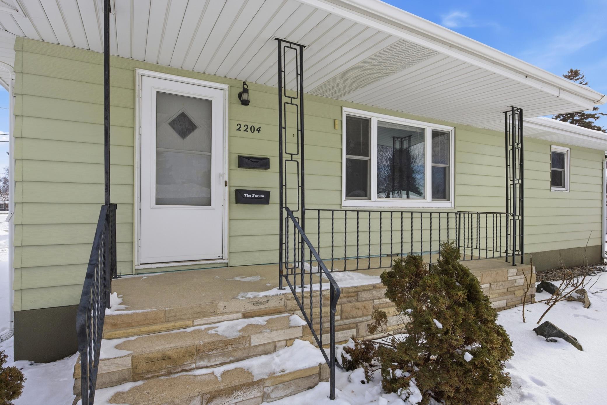 2204 7th Street S, Moorhead MN 56560 - Photo 3 of 24
