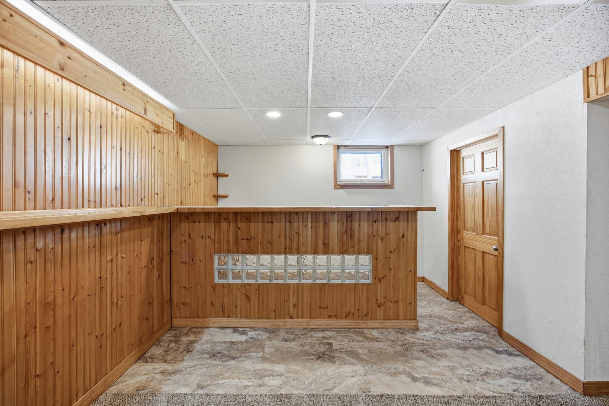 2204 7th Street S, Moorhead MN 56560 - Photo 16 of 24