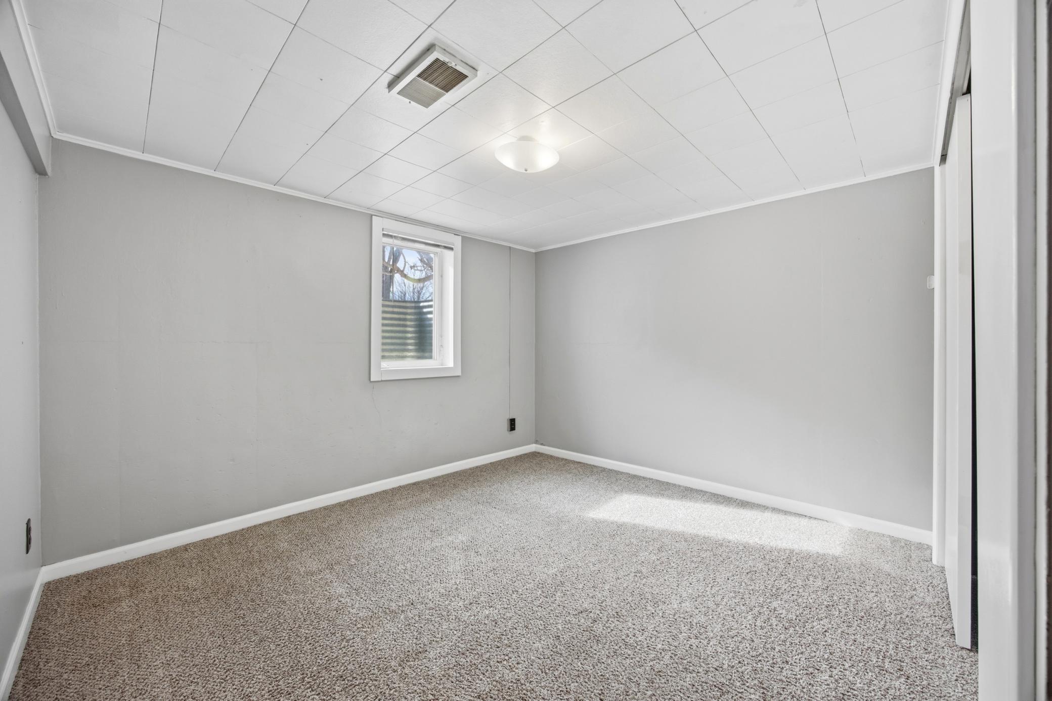 2204 7th Street S, Moorhead MN 56560 - Photo 17 of 24
