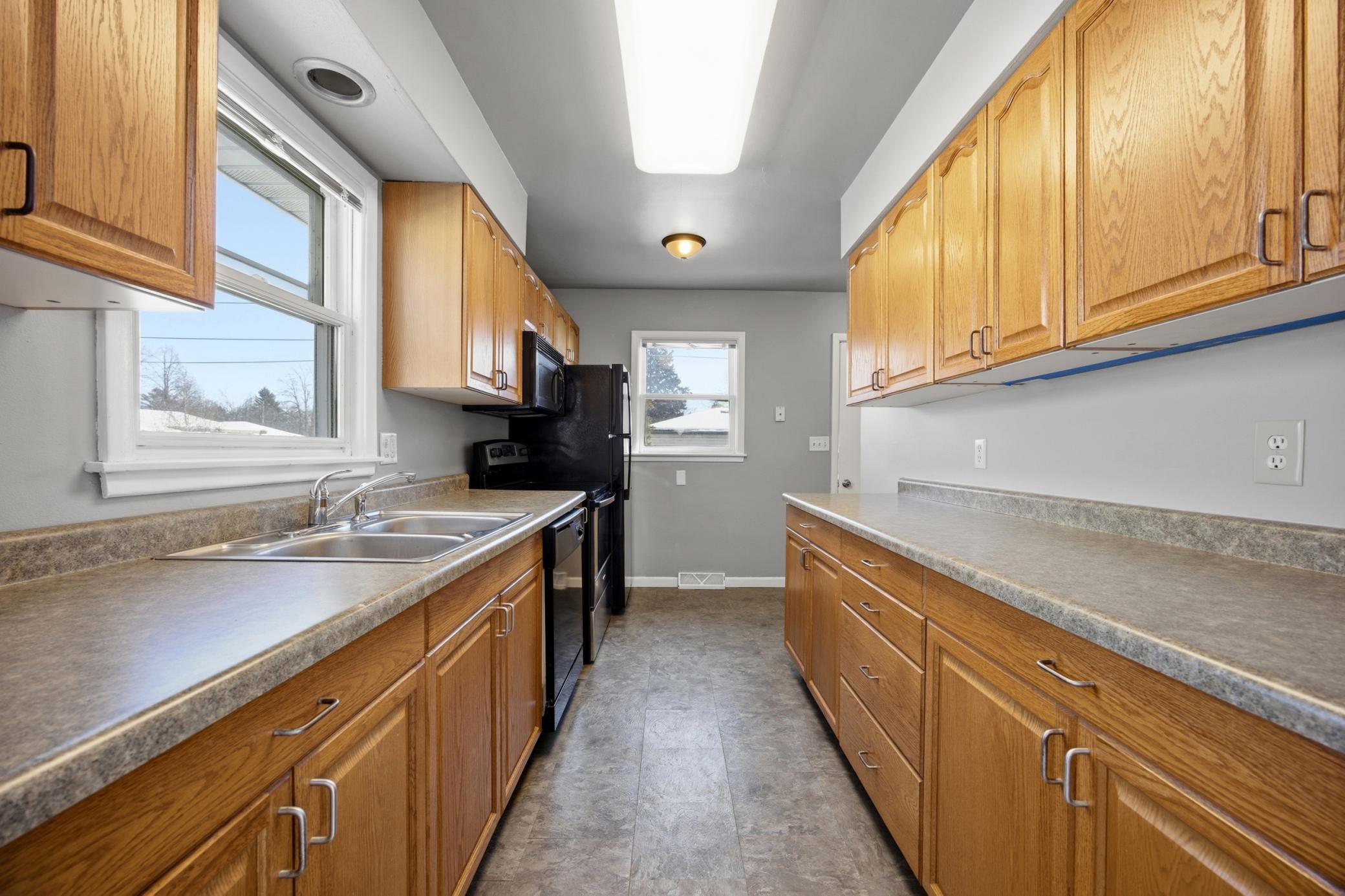 2204 7th Street S, Moorhead MN 56560 - Photo 8 of 24