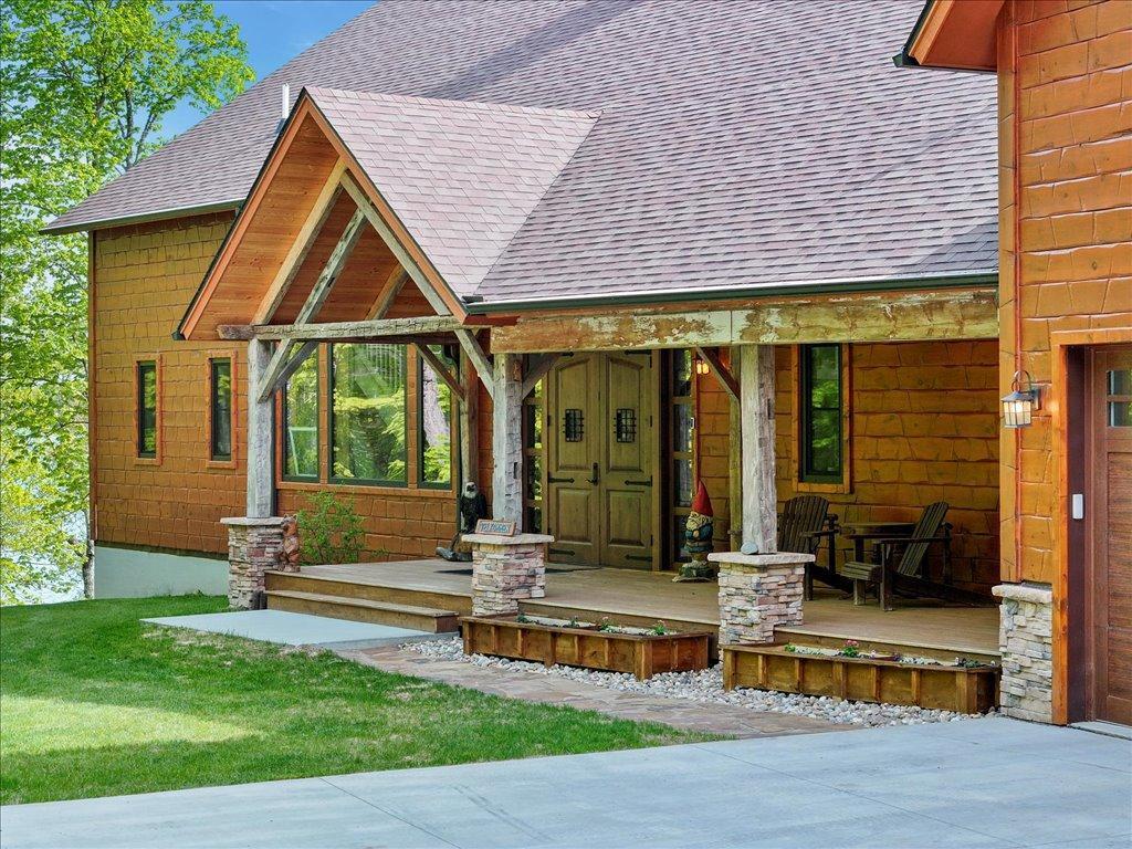 2021 single family home for sale at 66653 County Road 533 in Effie, MN — 4 bed, 4 bath (photo 3 of 53)
