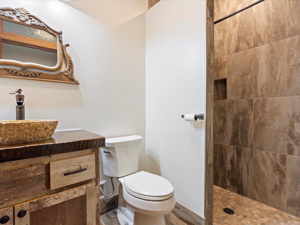 2021 single family home for sale at 66653 County Road 533 in Effie, MN — 4 bed, 4 bath (photo 45 of 53)