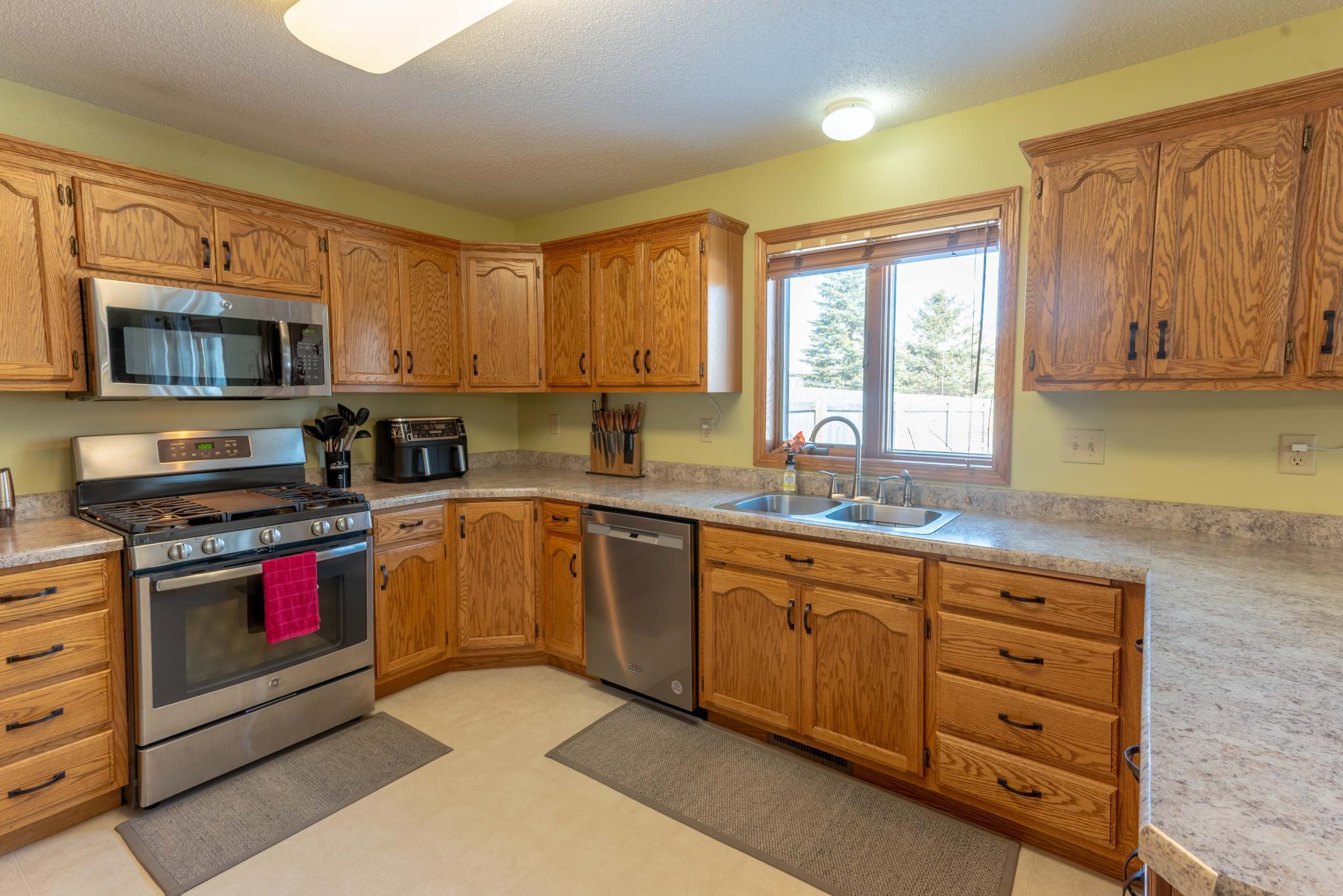 1002 9th Avenue SE, Barnesville MN 56514 - Photo 9 of 29