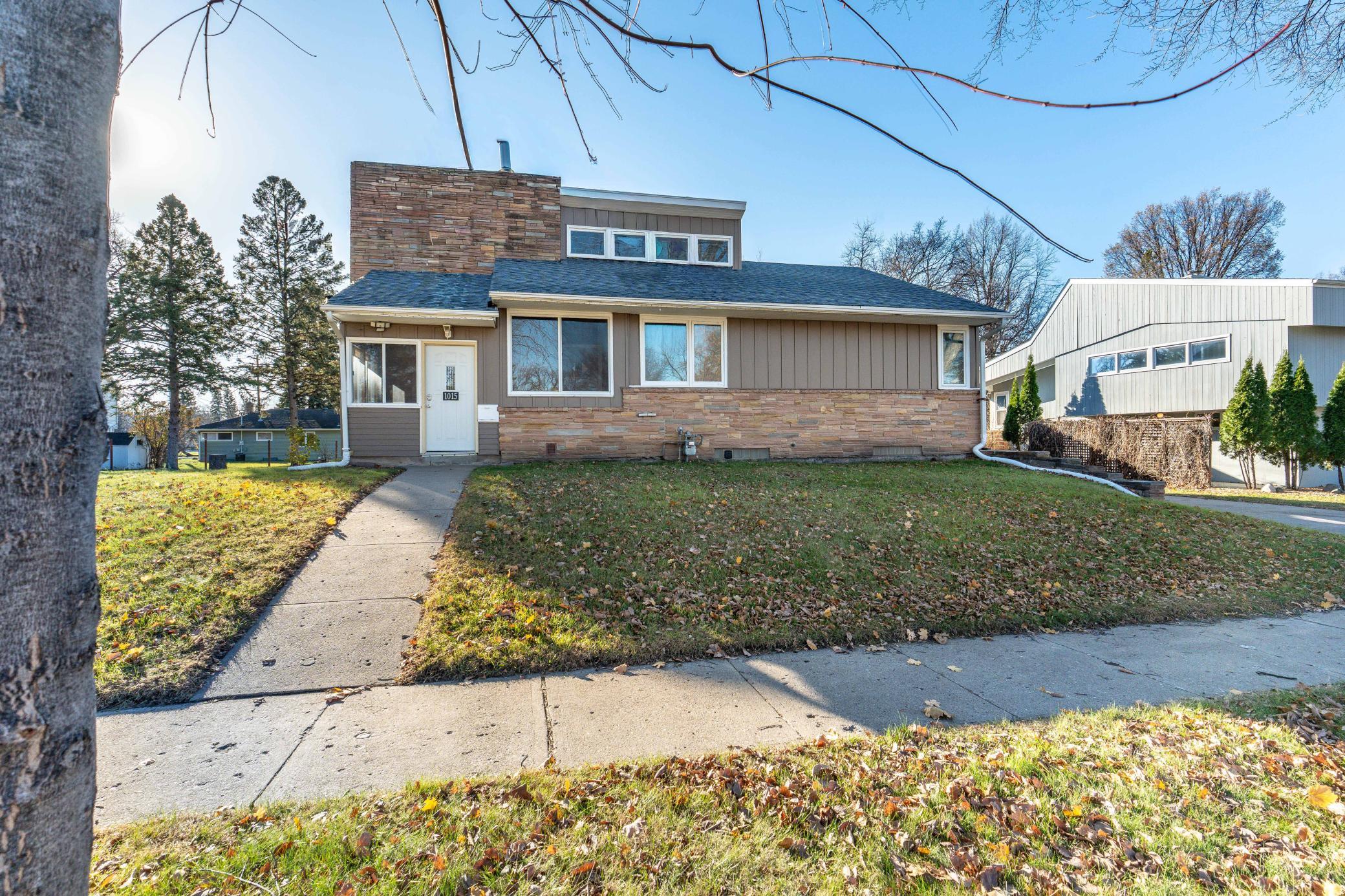 1015 11th Avenue S, Moorhead MN 56560 - Photo 2 of 63