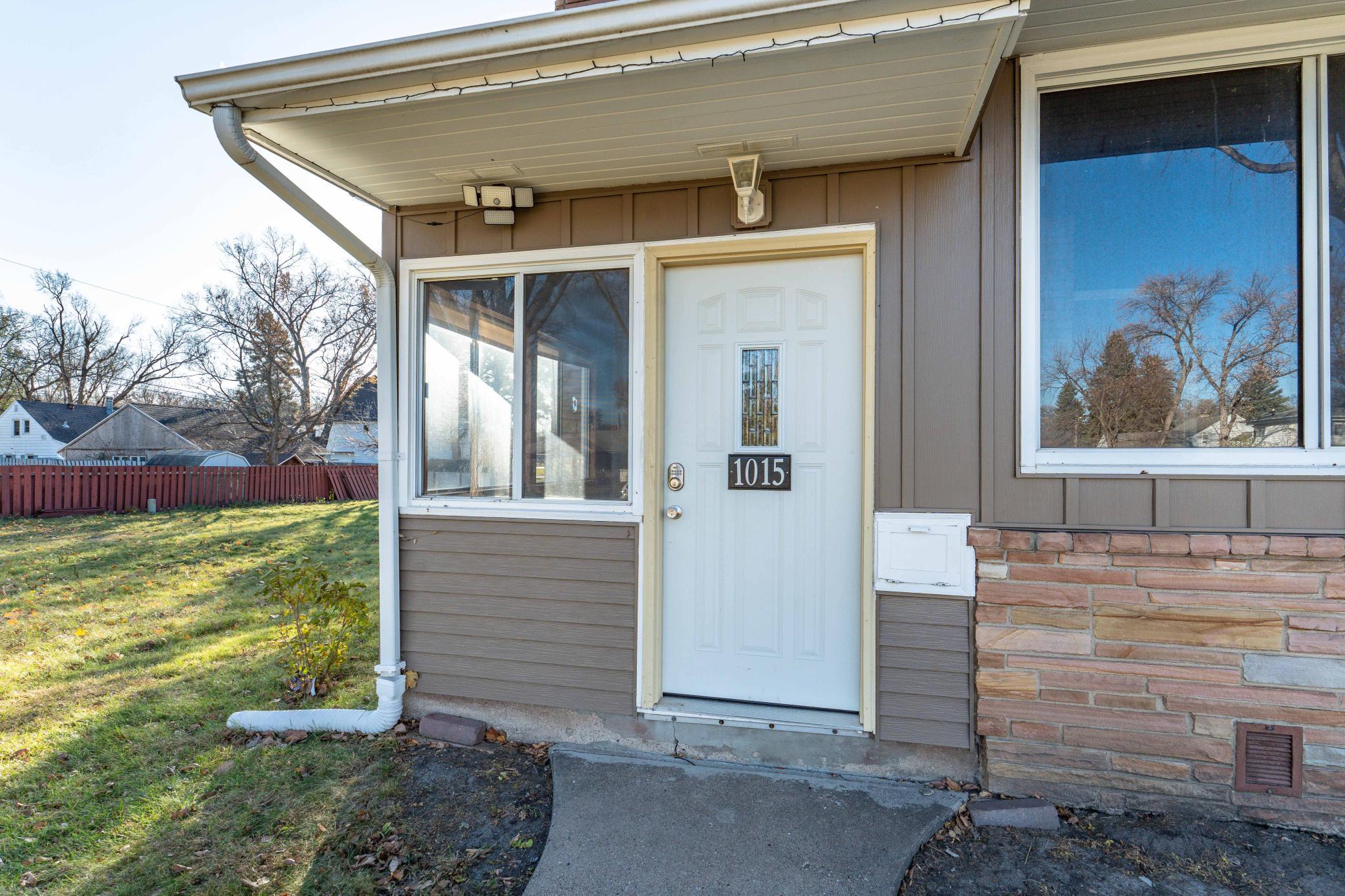 1015 11th Avenue S, Moorhead MN 56560 - Photo 4 of 63