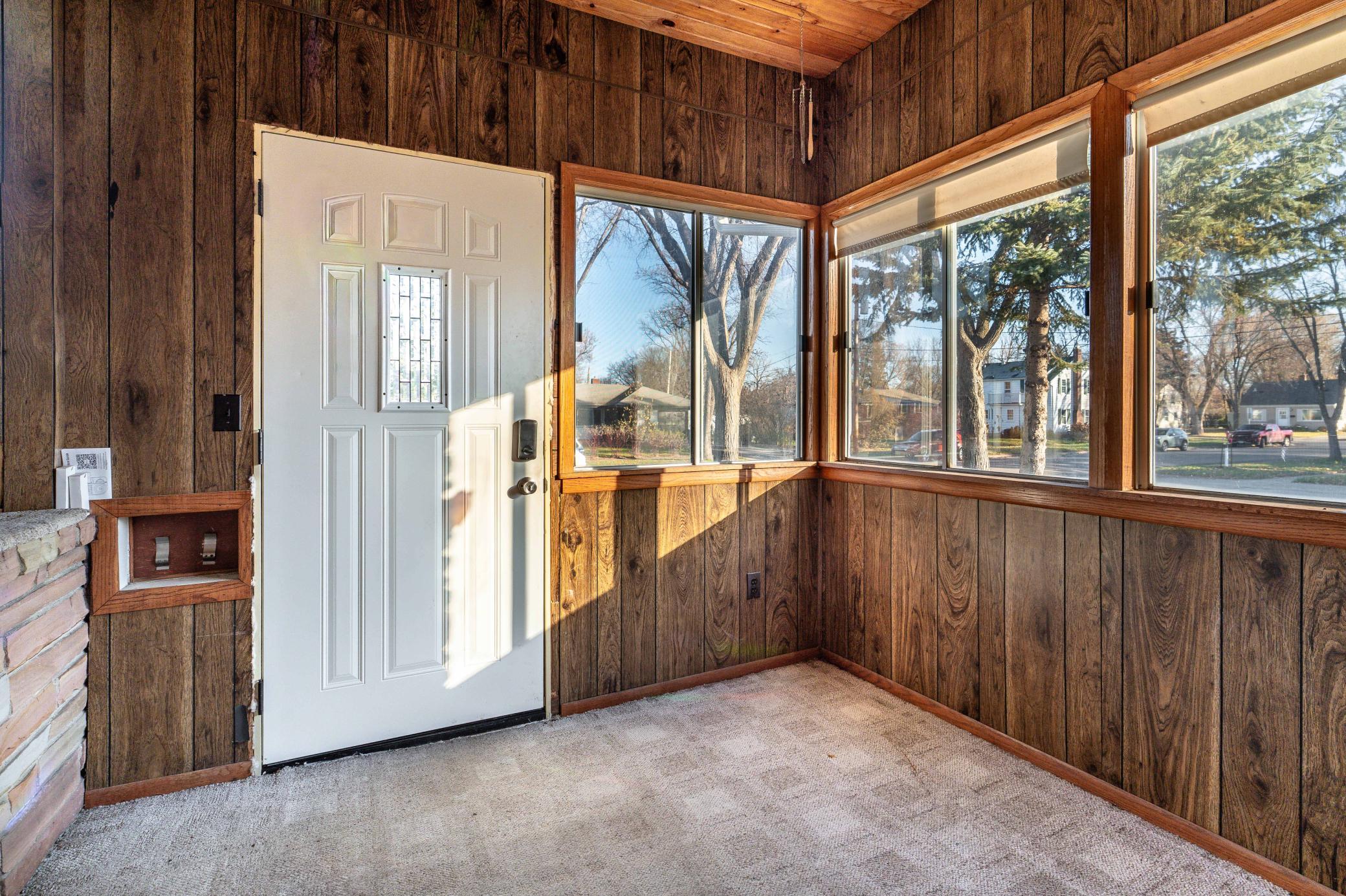 1015 11th Avenue S, Moorhead MN 56560 - Photo 5 of 63