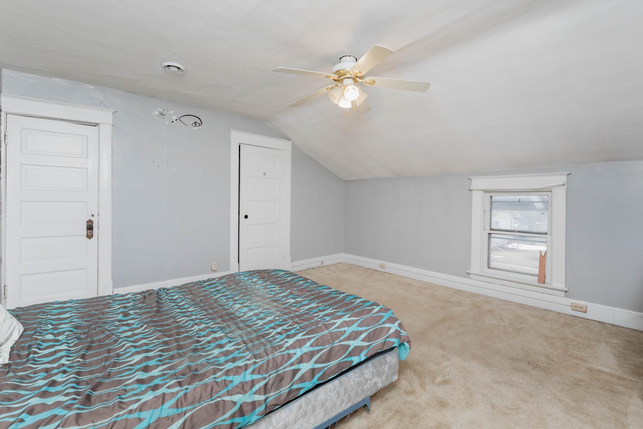 1901 single family home for sale at 506 4th Avenue SW in Valley City, ND — 5 bed, 2 bath (photo 20 of 41)