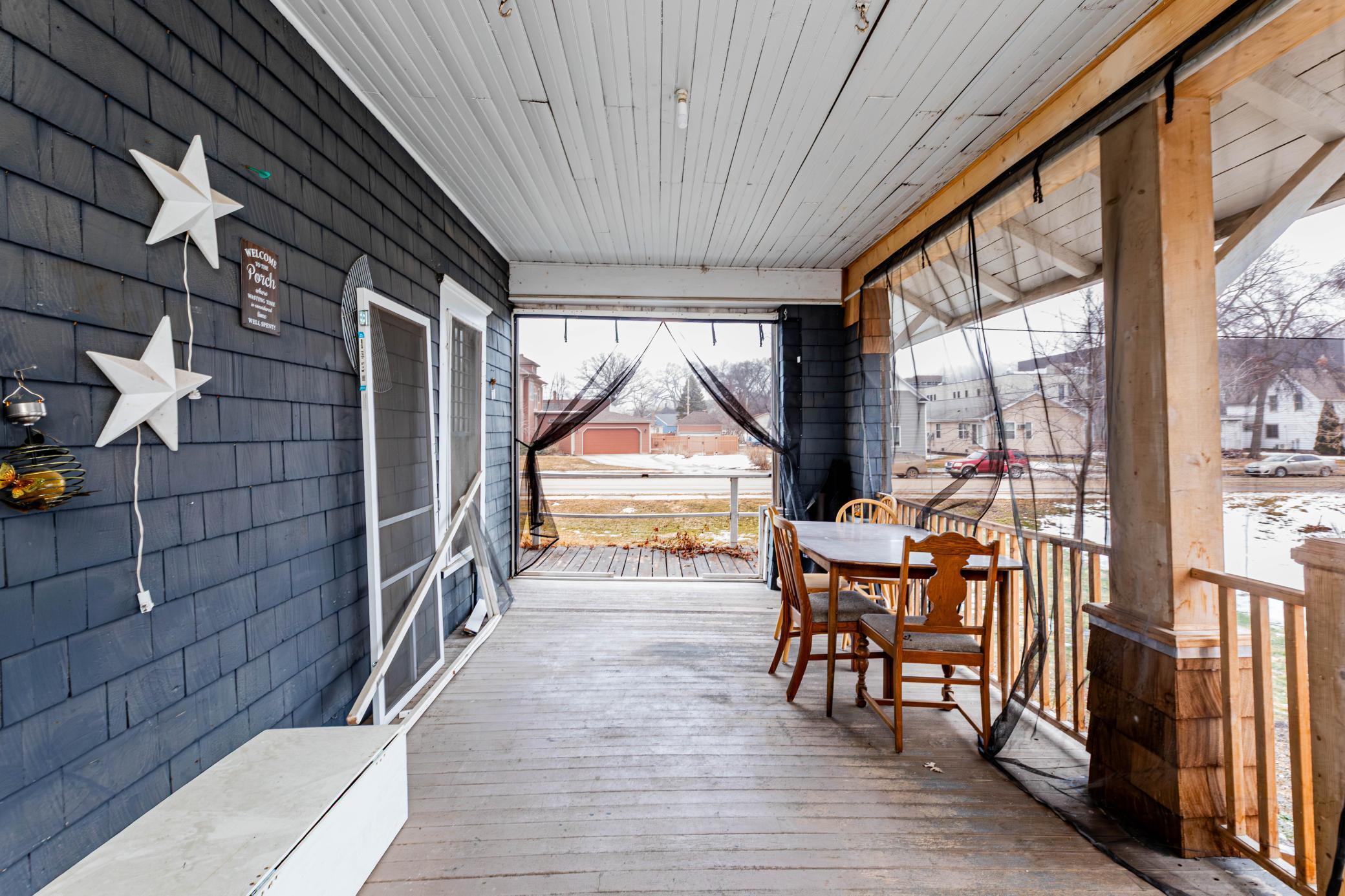 1901 single family home for sale at 506 4th Avenue SW in Valley City, ND — 5 bed, 2 bath (photo 30 of 41)