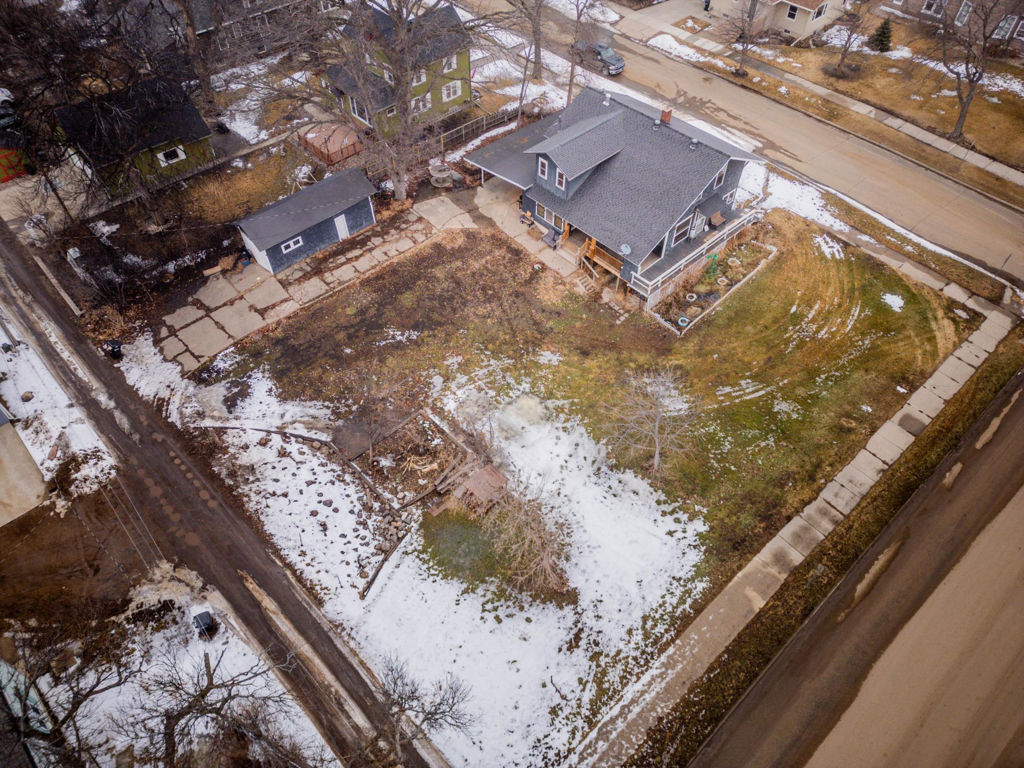 1901 single family home for sale at 506 4th Avenue SW in Valley City, ND — 5 bed, 2 bath (photo 39 of 41)