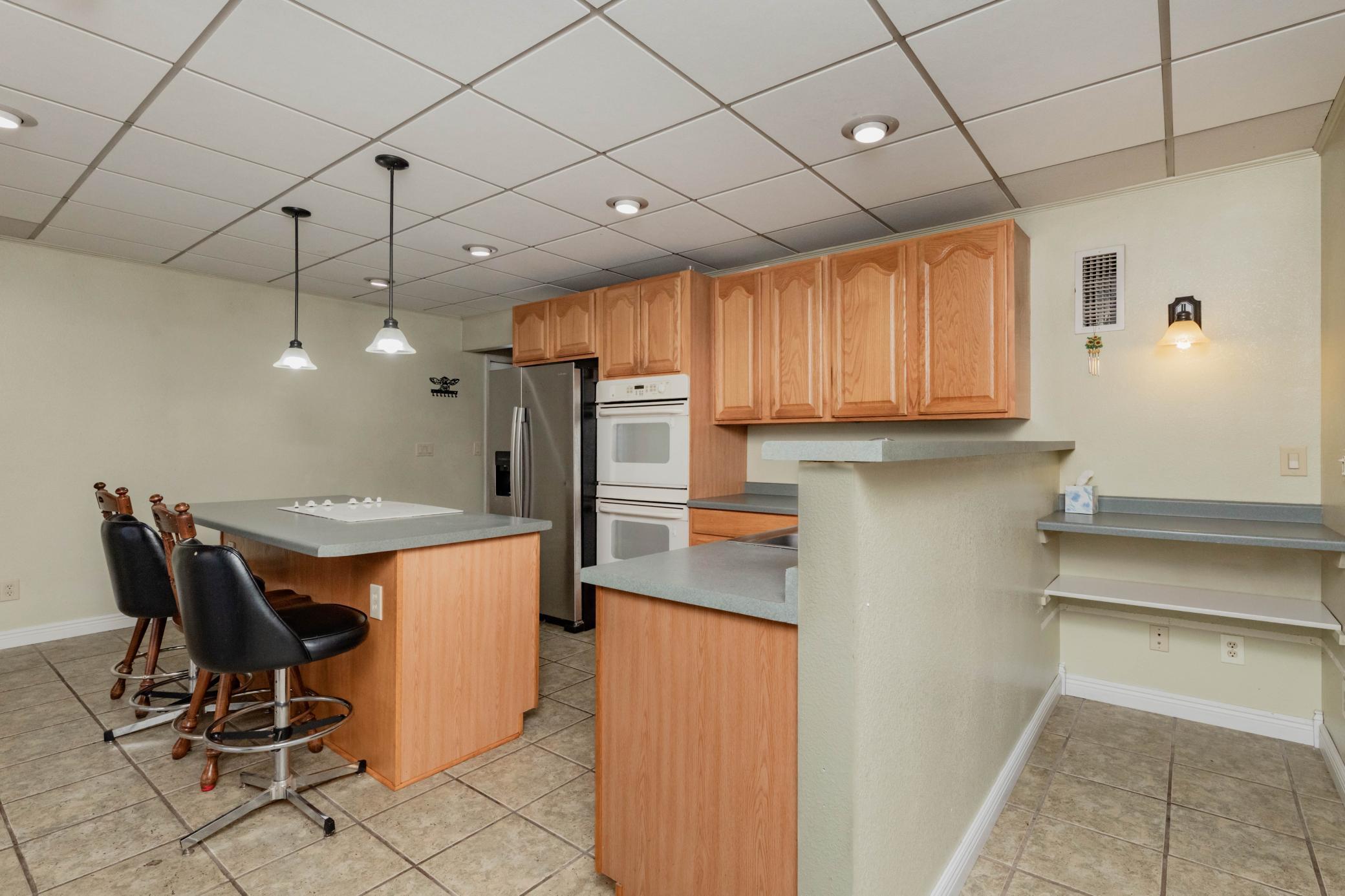 1901 single family home for sale at 506 4th Avenue SW in Valley City, ND — 5 bed, 2 bath (photo 9 of 41)