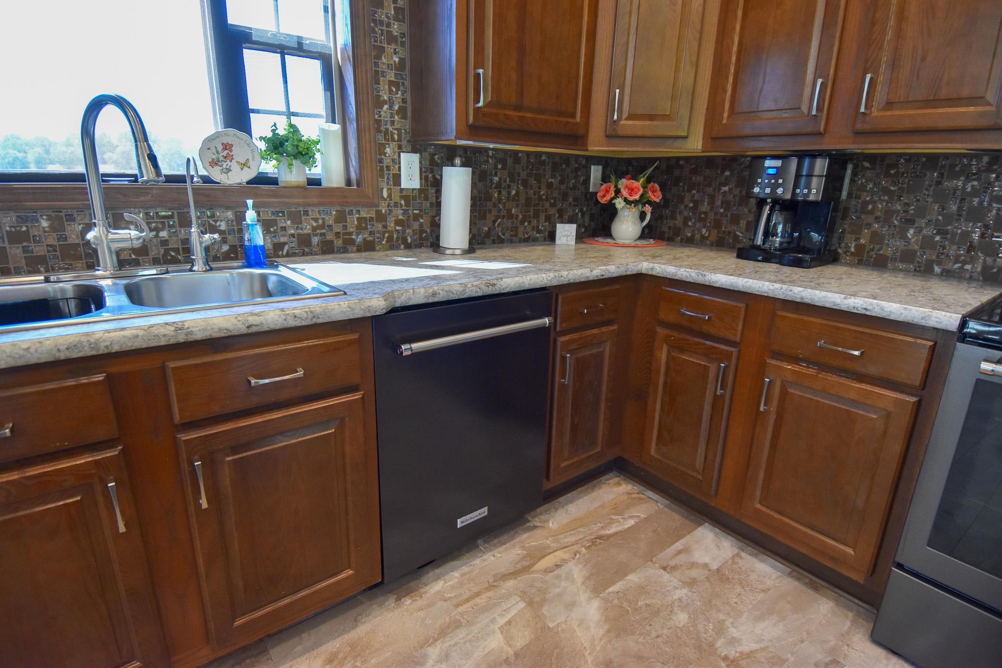2017 single family home for sale at 39949 Sunset Shores Road SE in Erskine, MN — 3 bed, 2 bath (photo 6 of 37)