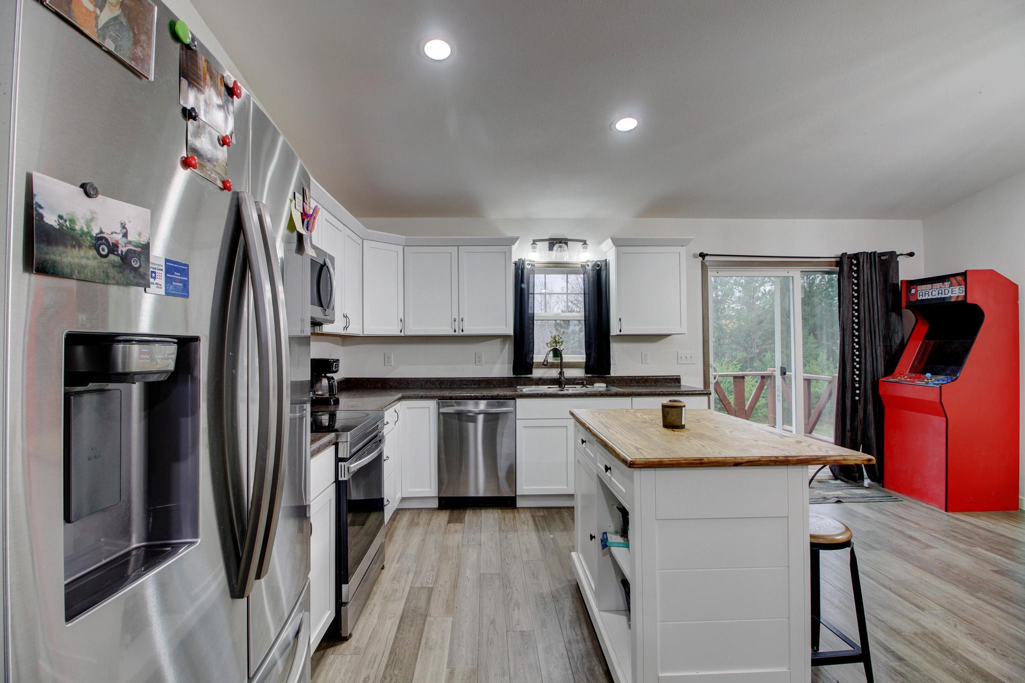 2022 single family home for sale at 10675 County 41 in Park Rapids, MN — 3 bed, 2 bath (photo 7 of 41)