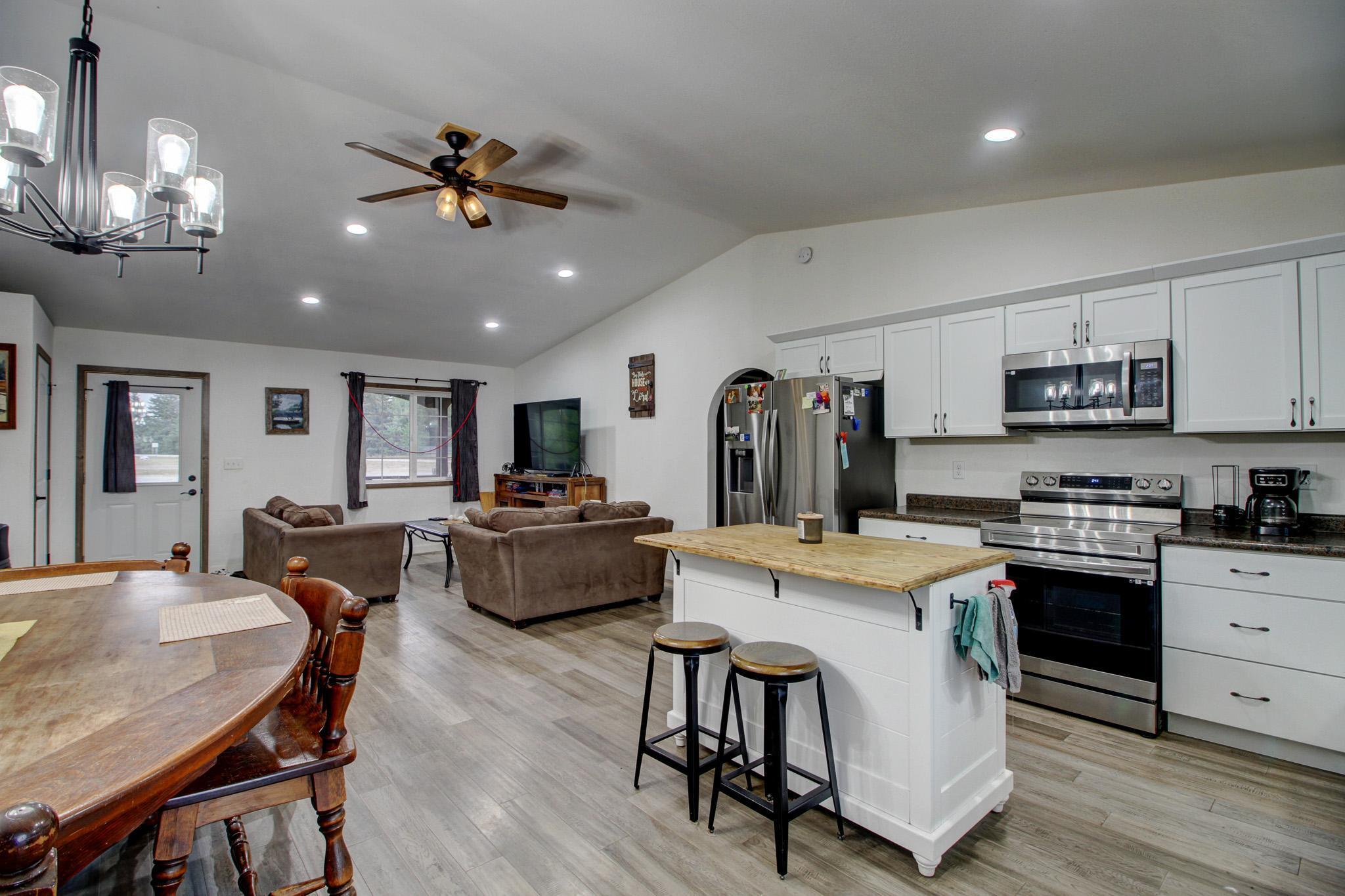 2022 single family home for sale at 10675 County 41 in Park Rapids, MN — 3 bed, 2 bath (photo 9 of 41)